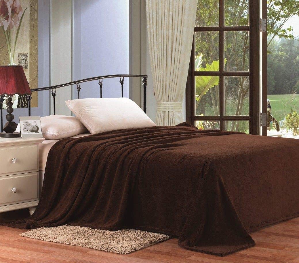 Decor&More Home Essentials Solid Microplush Blanket - Best Buy Furniture