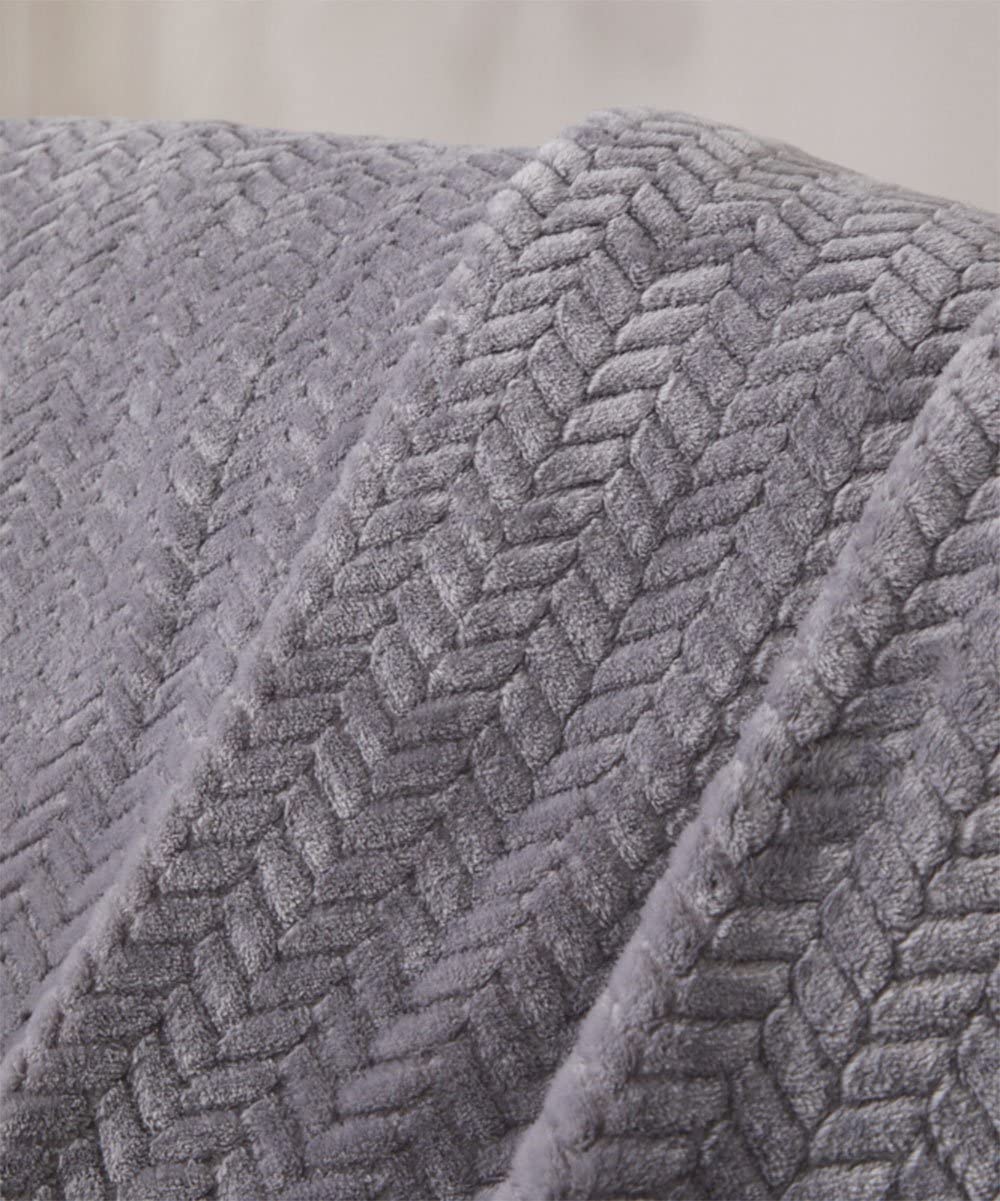 Decor&More Noble House Oversized and Extra Heavy Chevron Braided Throw Blanket (50" x 70") - Best Buy Furniture