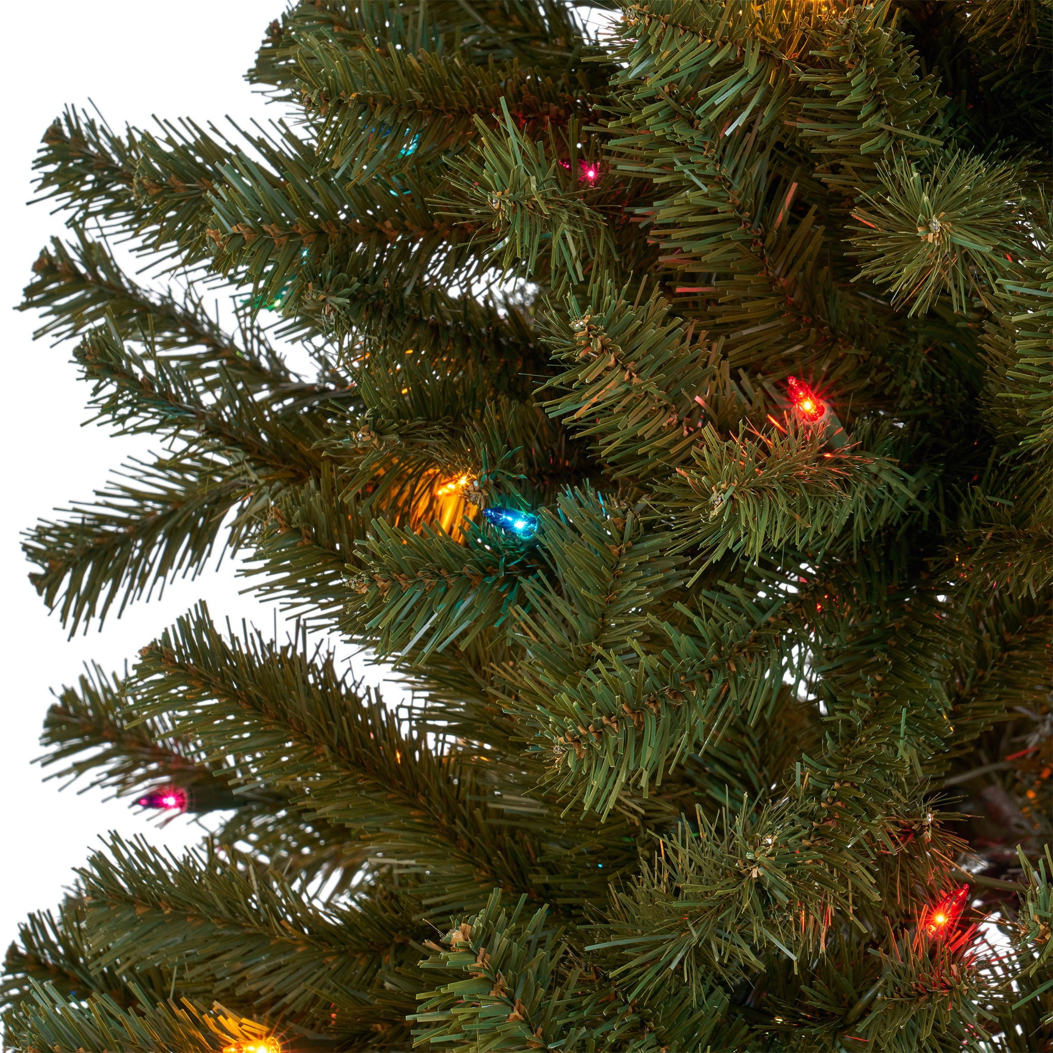 7' Noble Hinged Christmas Tree With 500 Multilights - Green