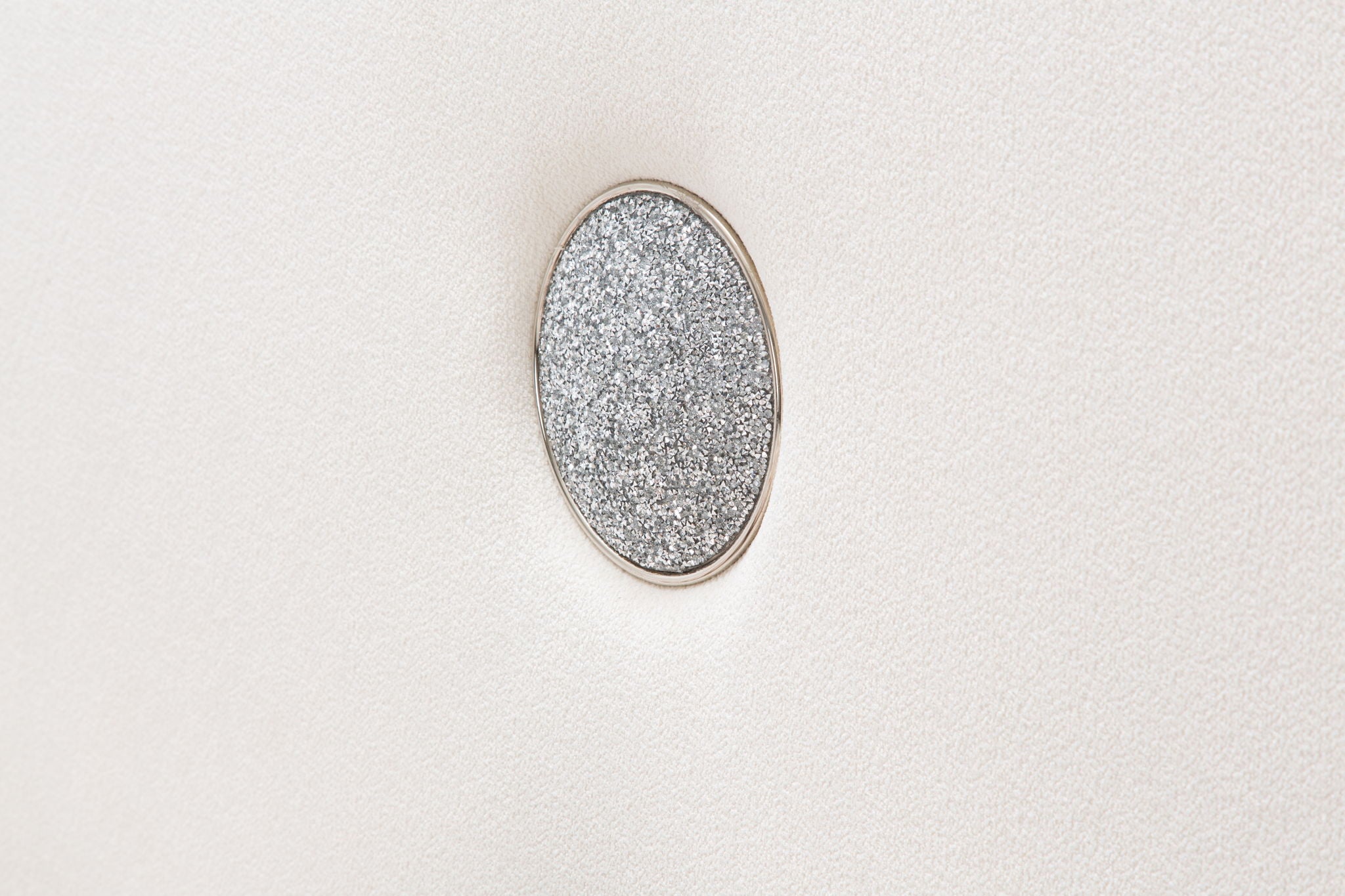 Glimmering Heights - Upholstered Bed