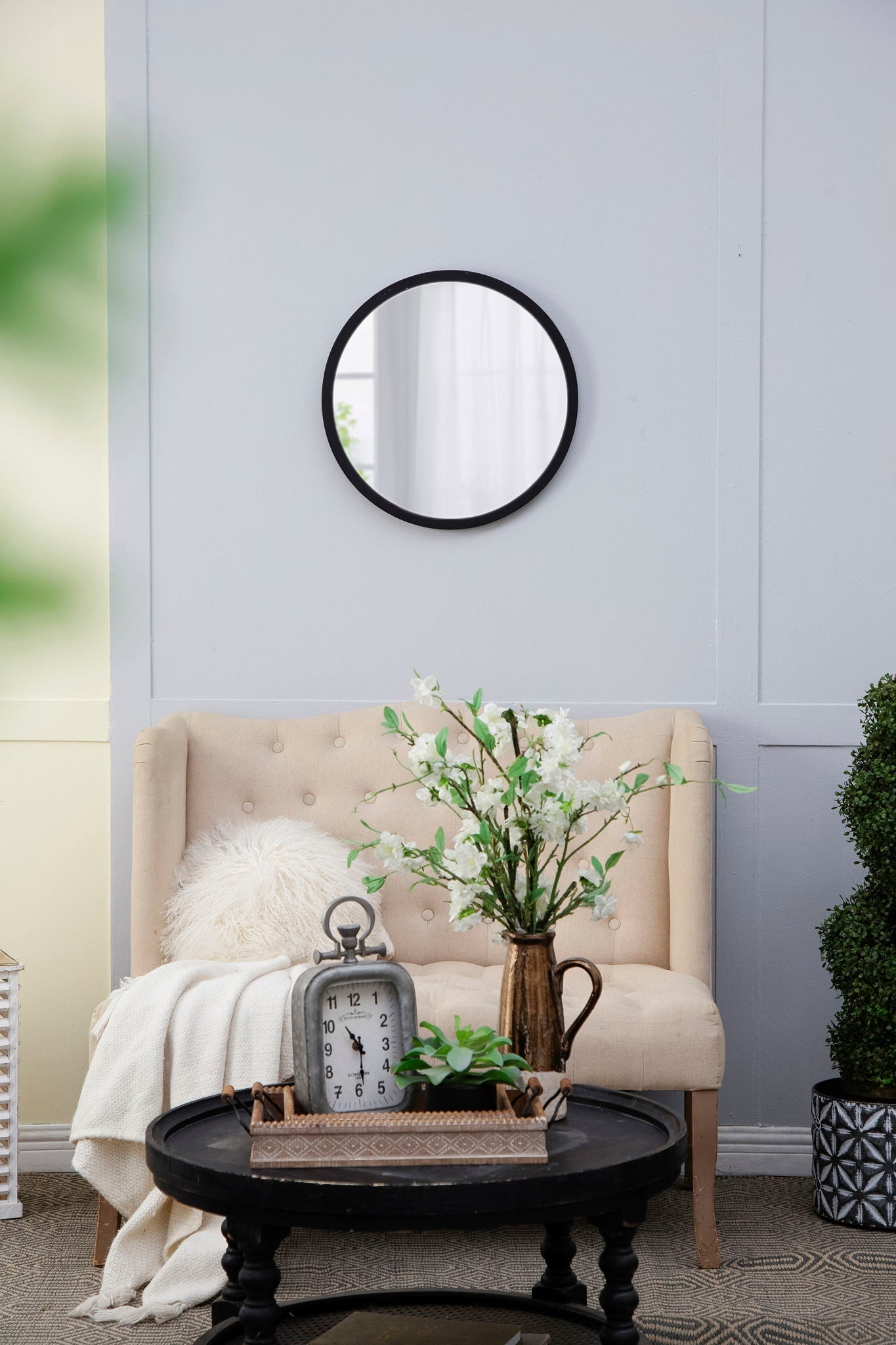 Circle Wall Mirror With Wooden Frame for Living Room