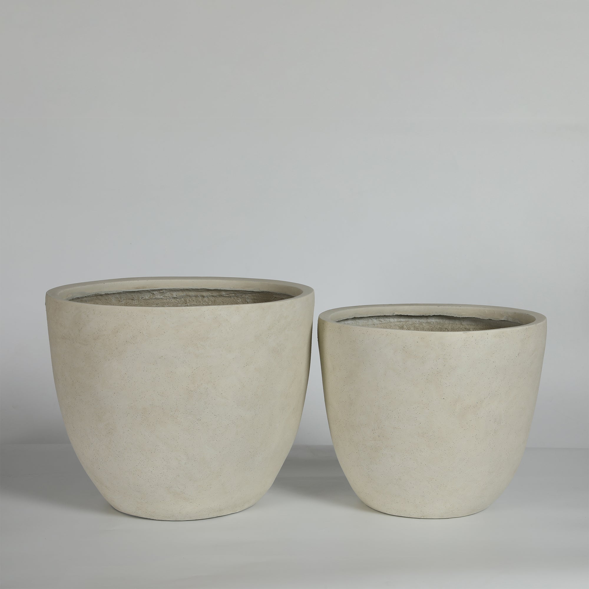 Round Concrete Planter Set of 2, Large Outdoor Indoor Handmade Rustic Decorative Planter Pots with Drainage Holes