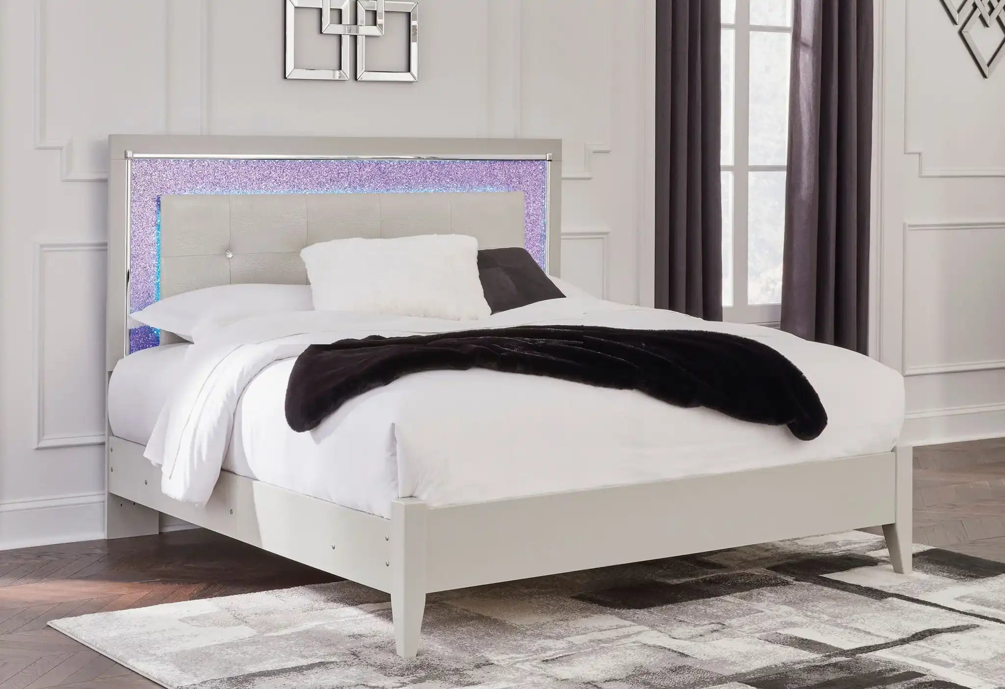 Zyniden - Upholstered Panel Bed