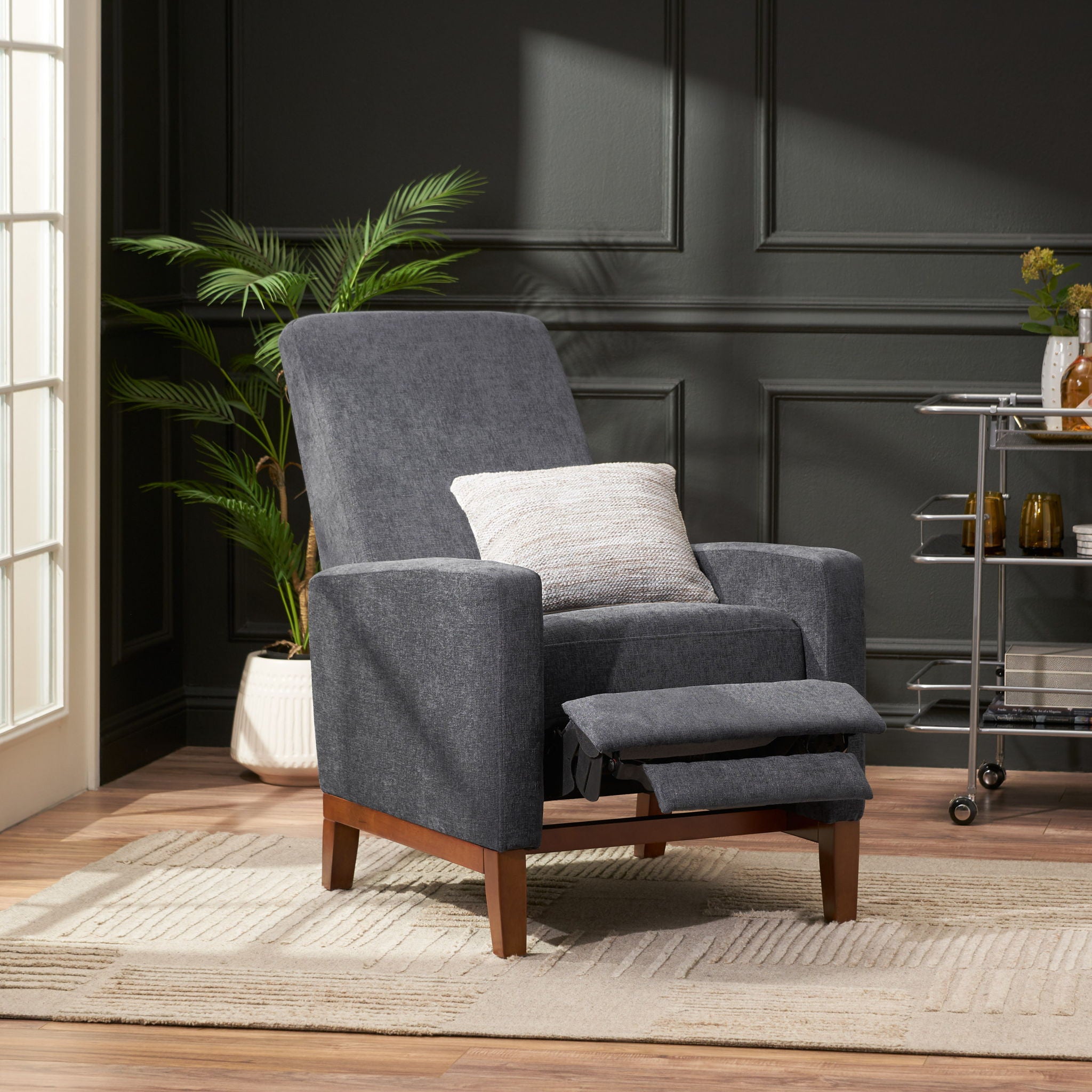 Contemporary Wide Manual Club Recliner