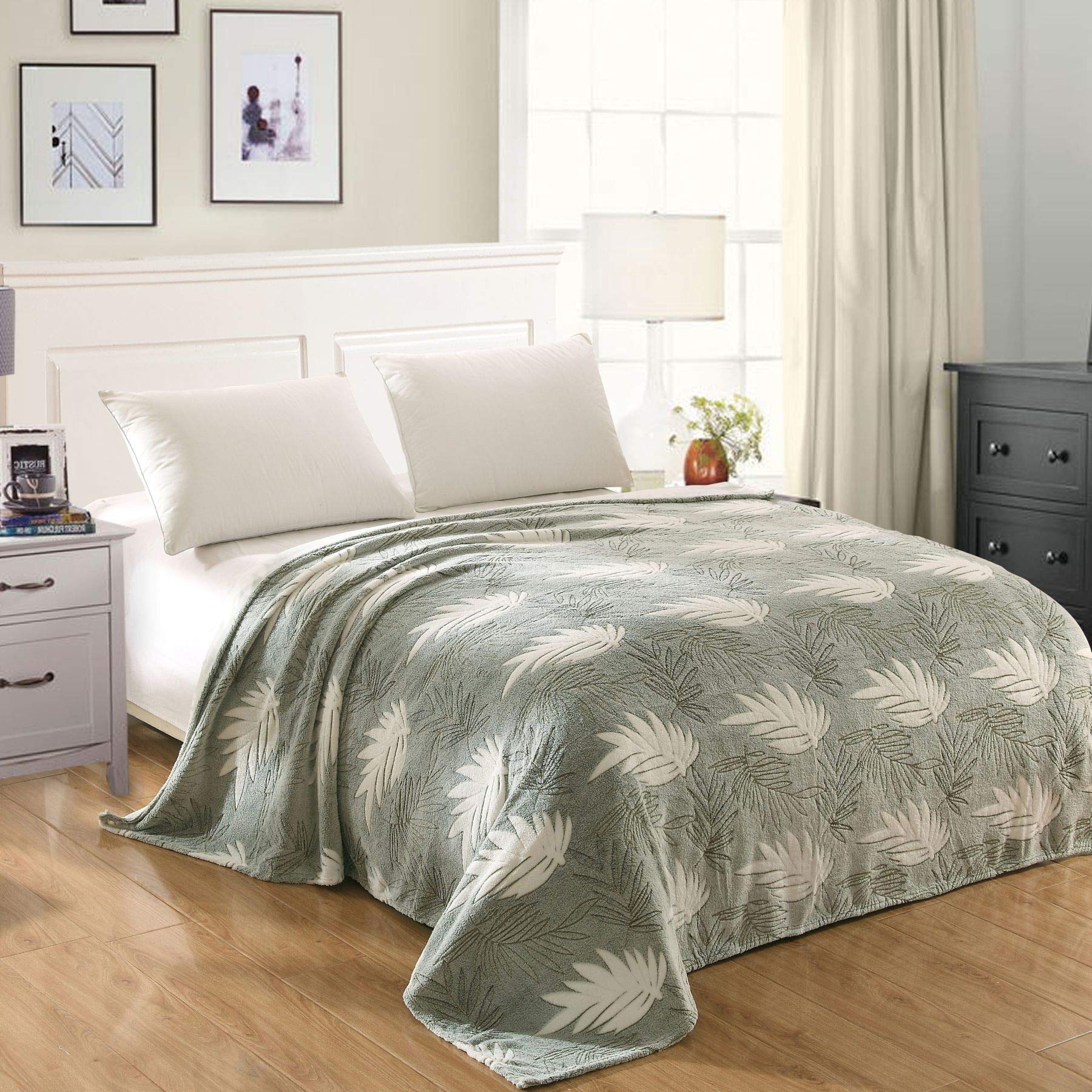 Decor&More Home Essentials Cameo Microplush Blanket - Best Buy Furniture