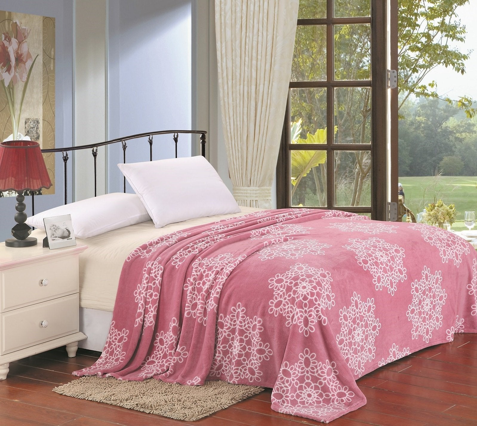 Décor&More Ultra Lush Daisy Snowflake Mandala Microplush Blanket - Best Buy Furniture