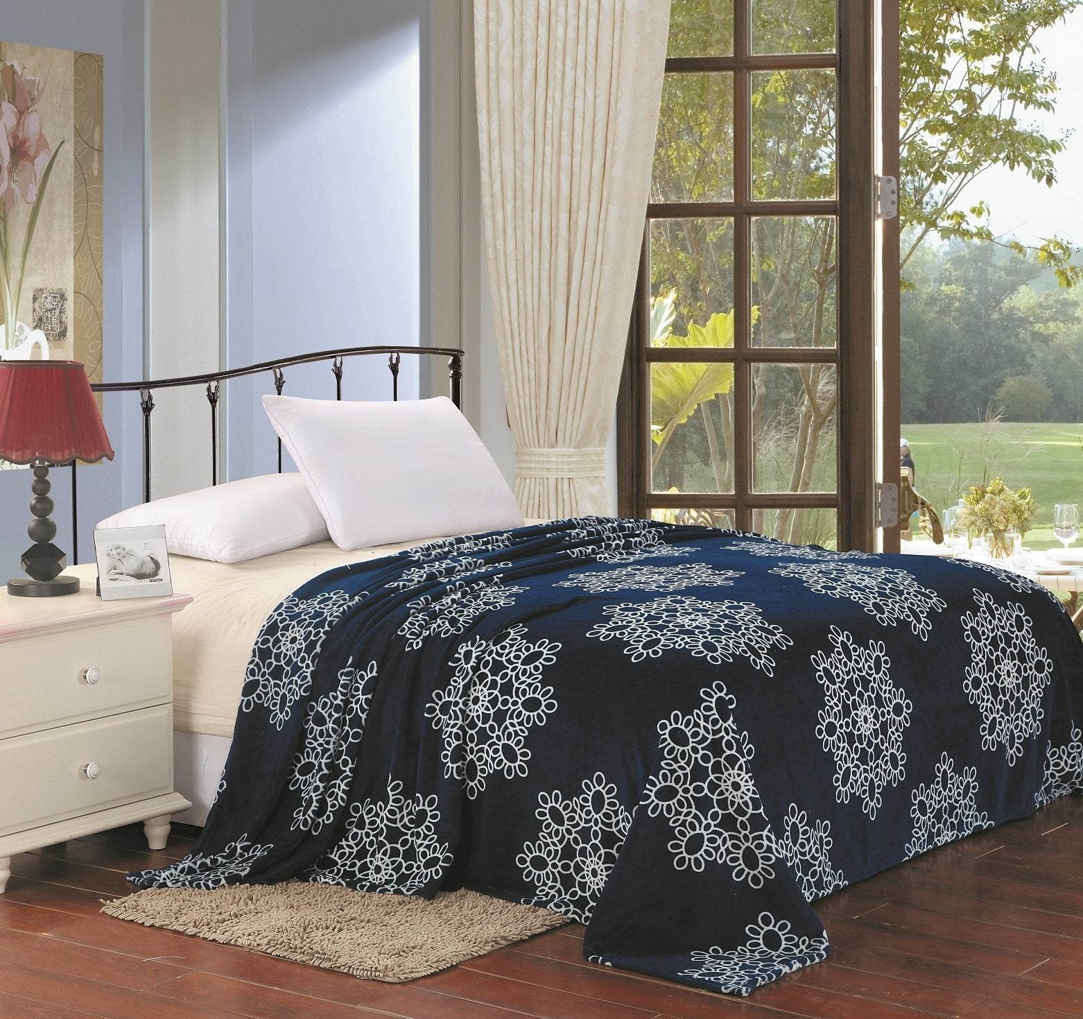 Décor&More Ultra Lush Daisy Snowflake Mandala Microplush Blanket - Best Buy Furniture