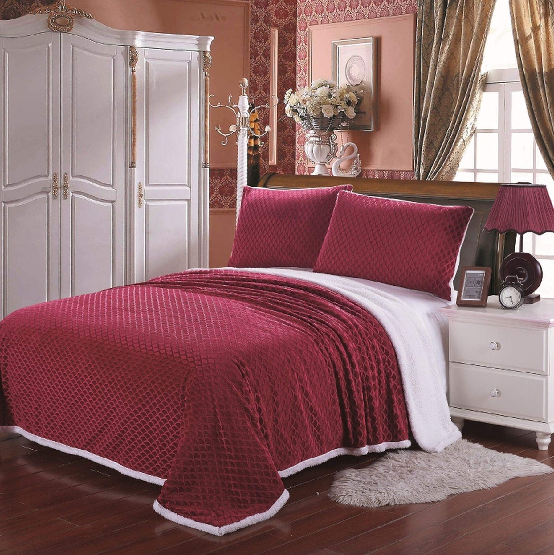 Decor&More Home Essentials Mermaid Oversized Sherpa Blanket - Best Buy Furniture