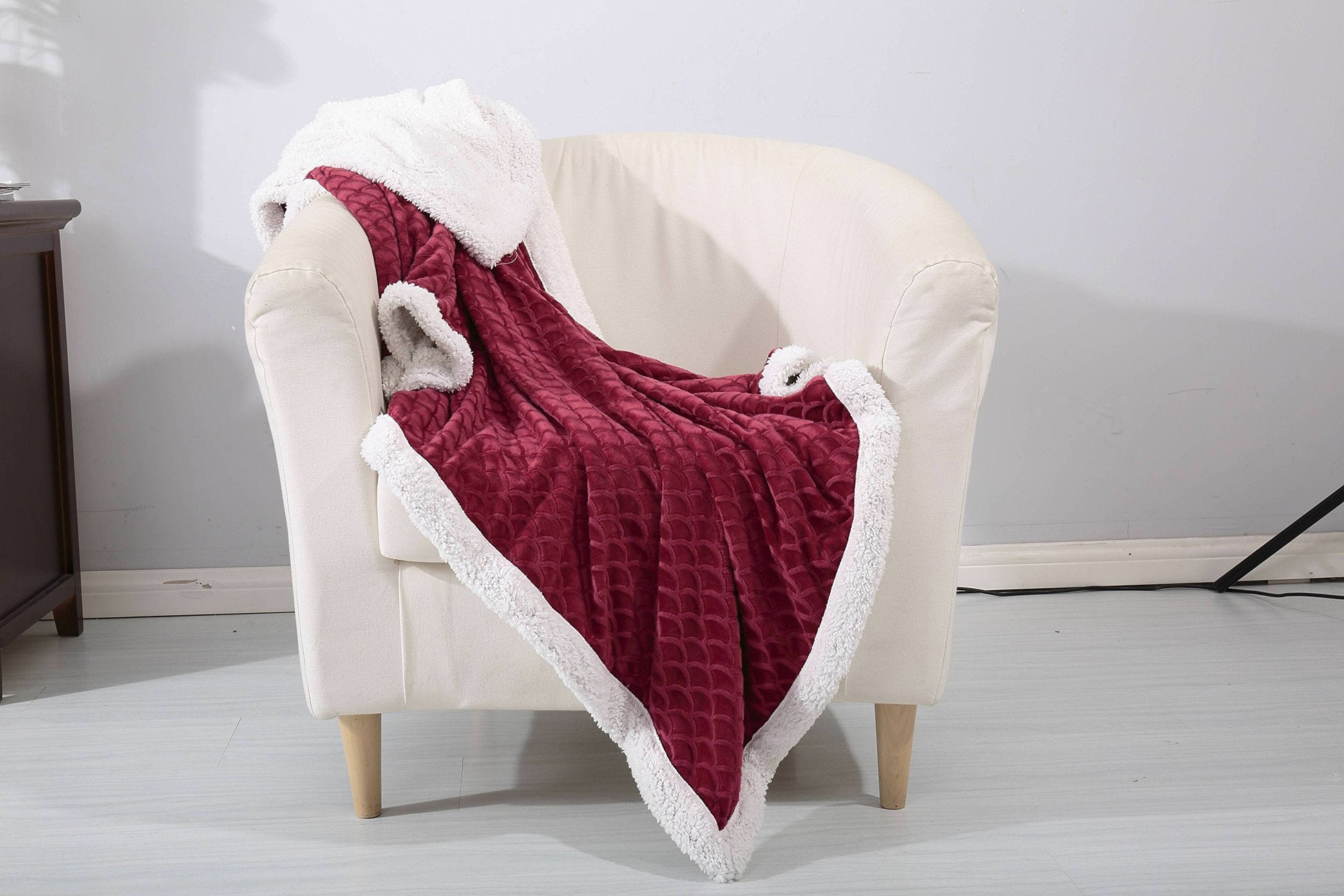 Decor&More Home Essentials Mermaid Oversized Sherpa Blanket - Best Buy Furniture