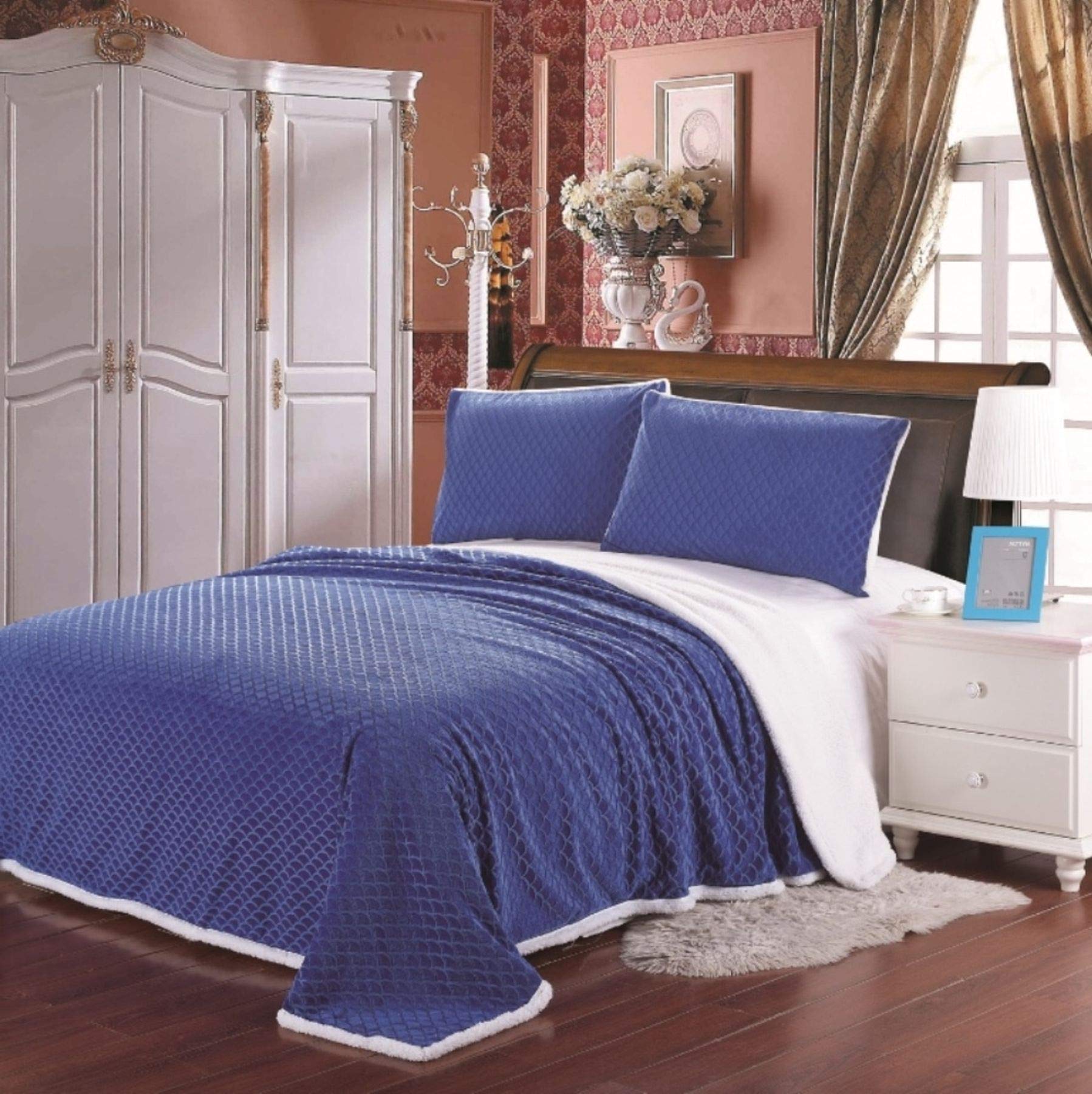 Decor&More Home Essentials Mermaid Oversized Sherpa Blanket - Best Buy Furniture