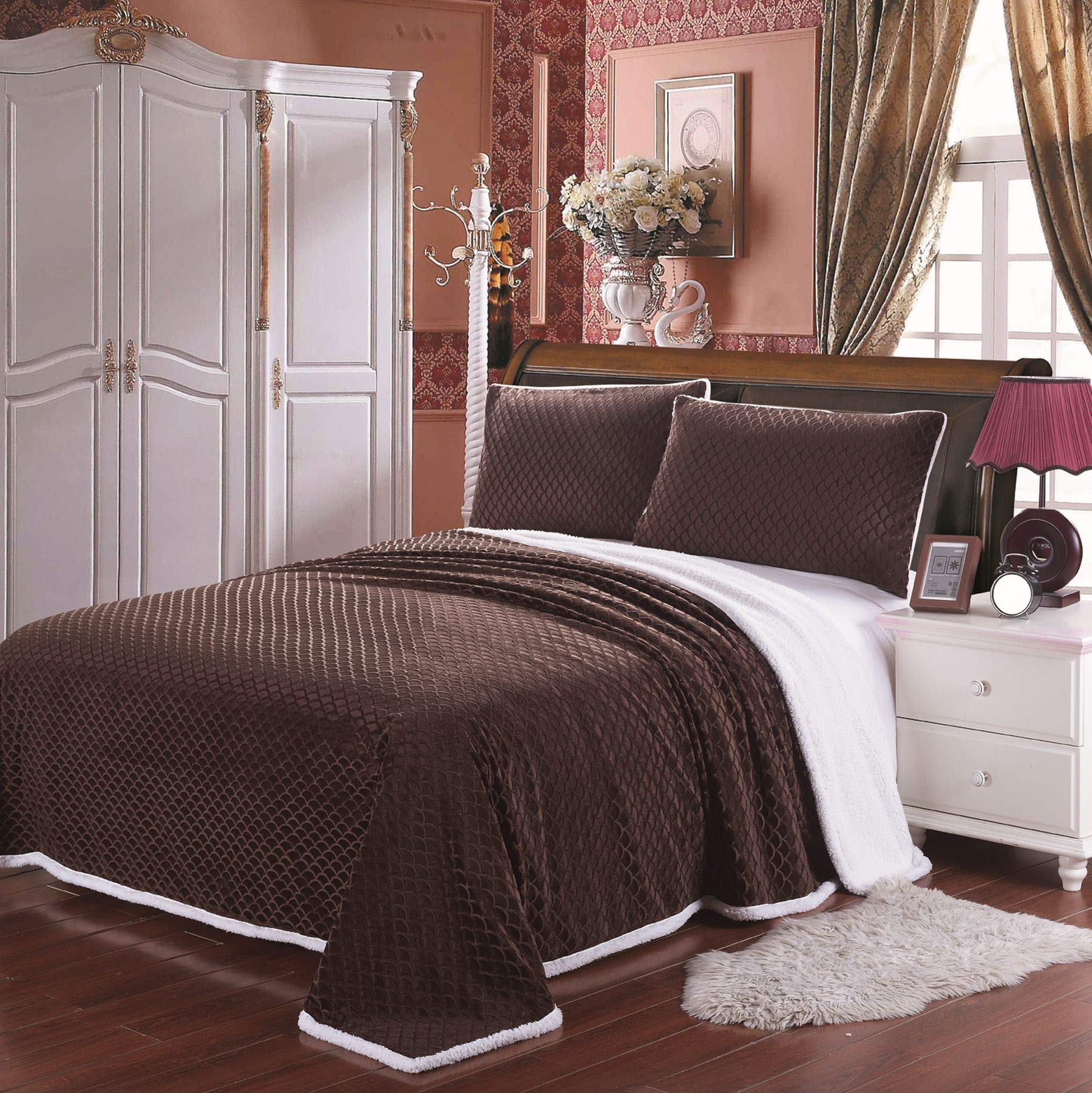 Decor&More Home Essentials Mermaid Oversized Sherpa Blanket - Best Buy Furniture