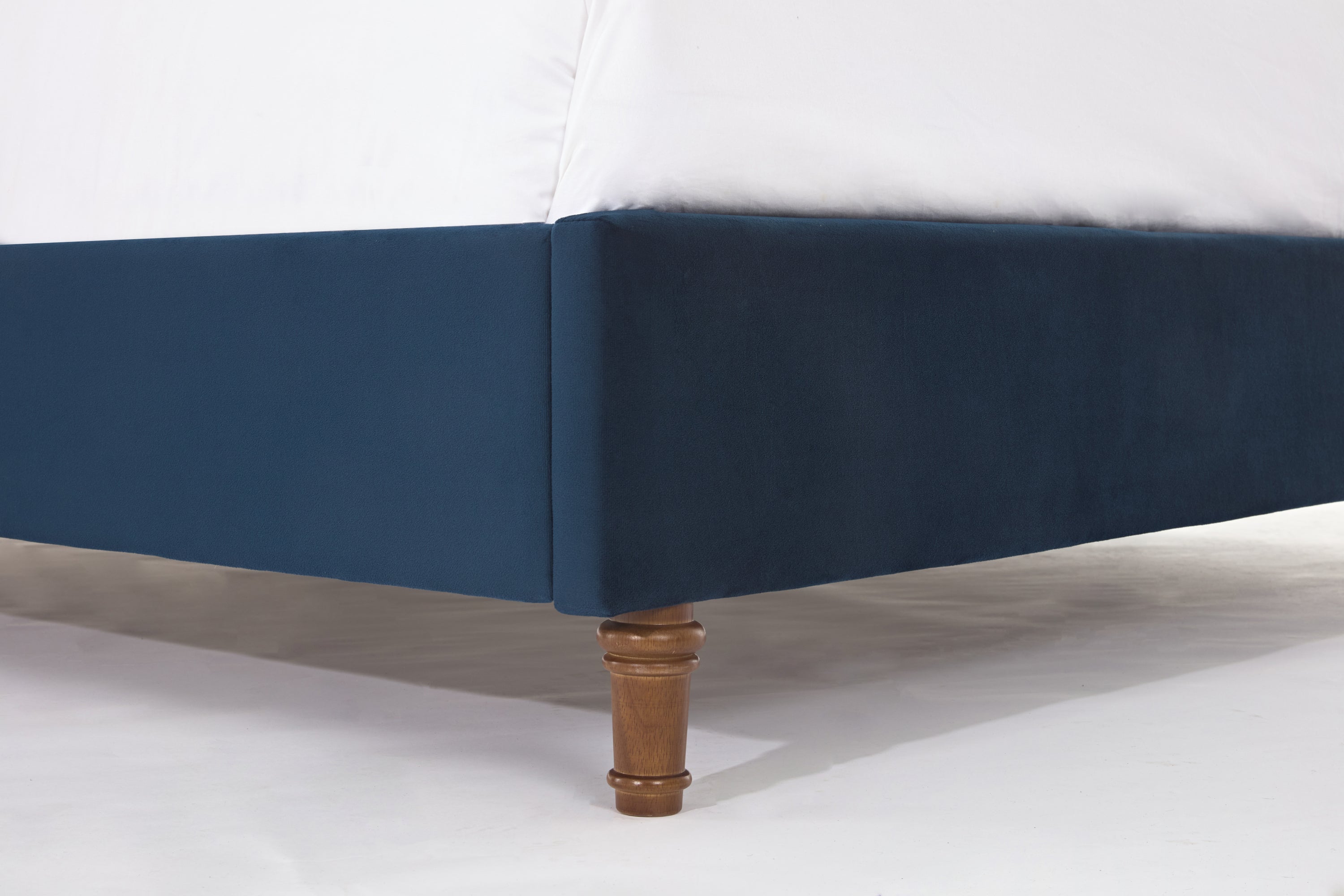 Luxury Wingback Upholstered Bed Frame – King or Queen Sizes, Ivory or Navy Fabric