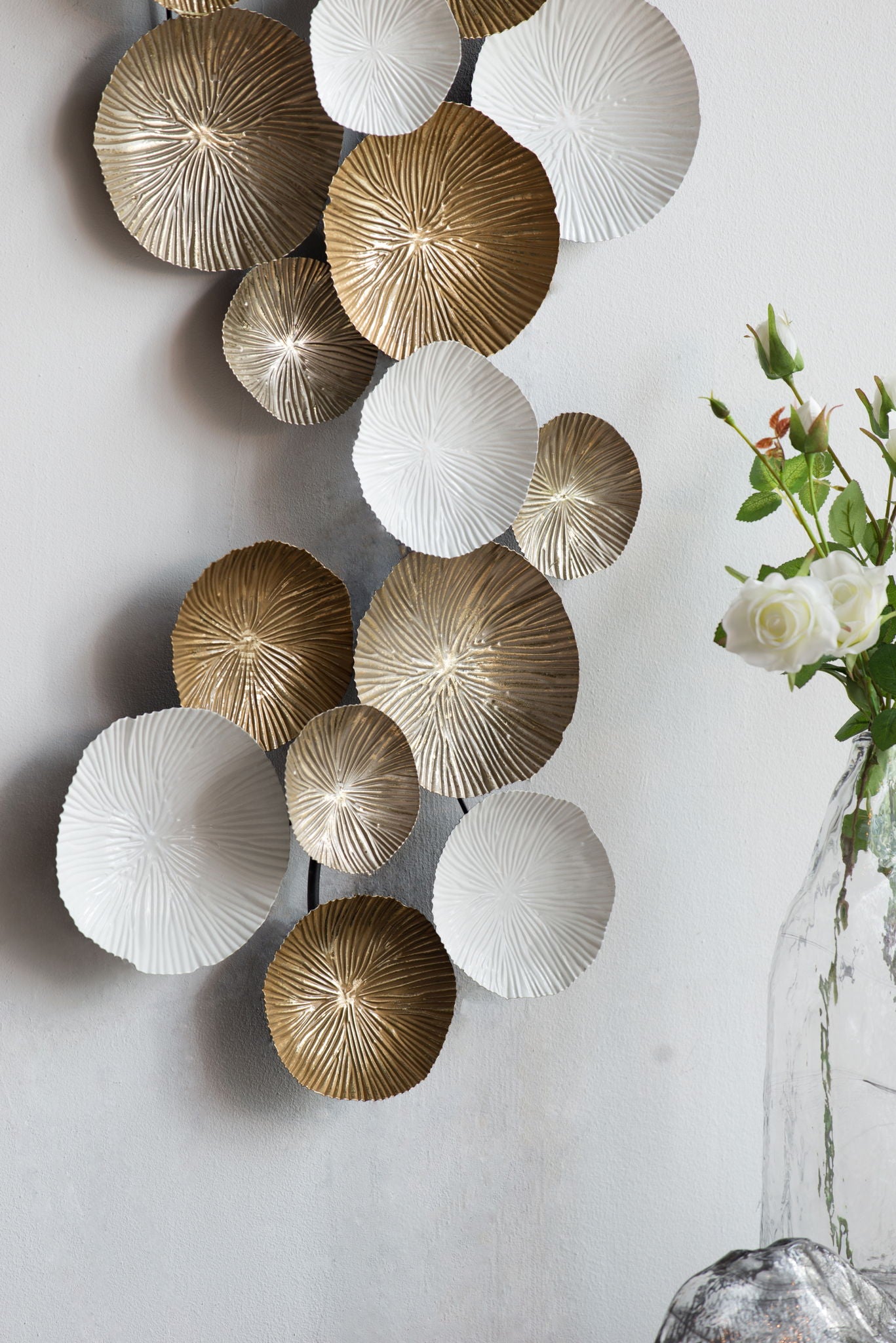 Metal Contemporary Wall Decor Accent, Large Hanging Sculpture For Bedroom Entryway Living Room - Golden / White