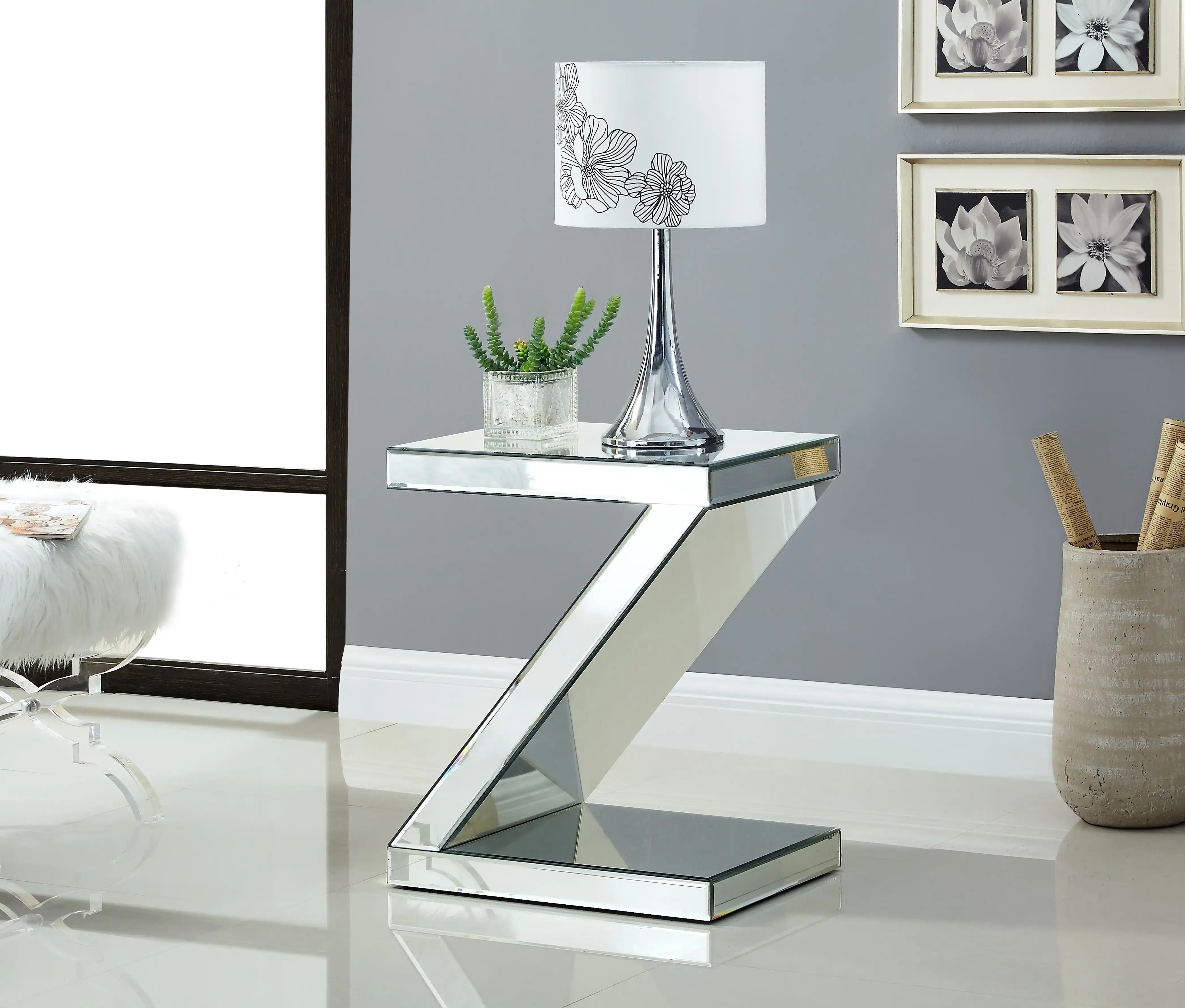 Zee - Table