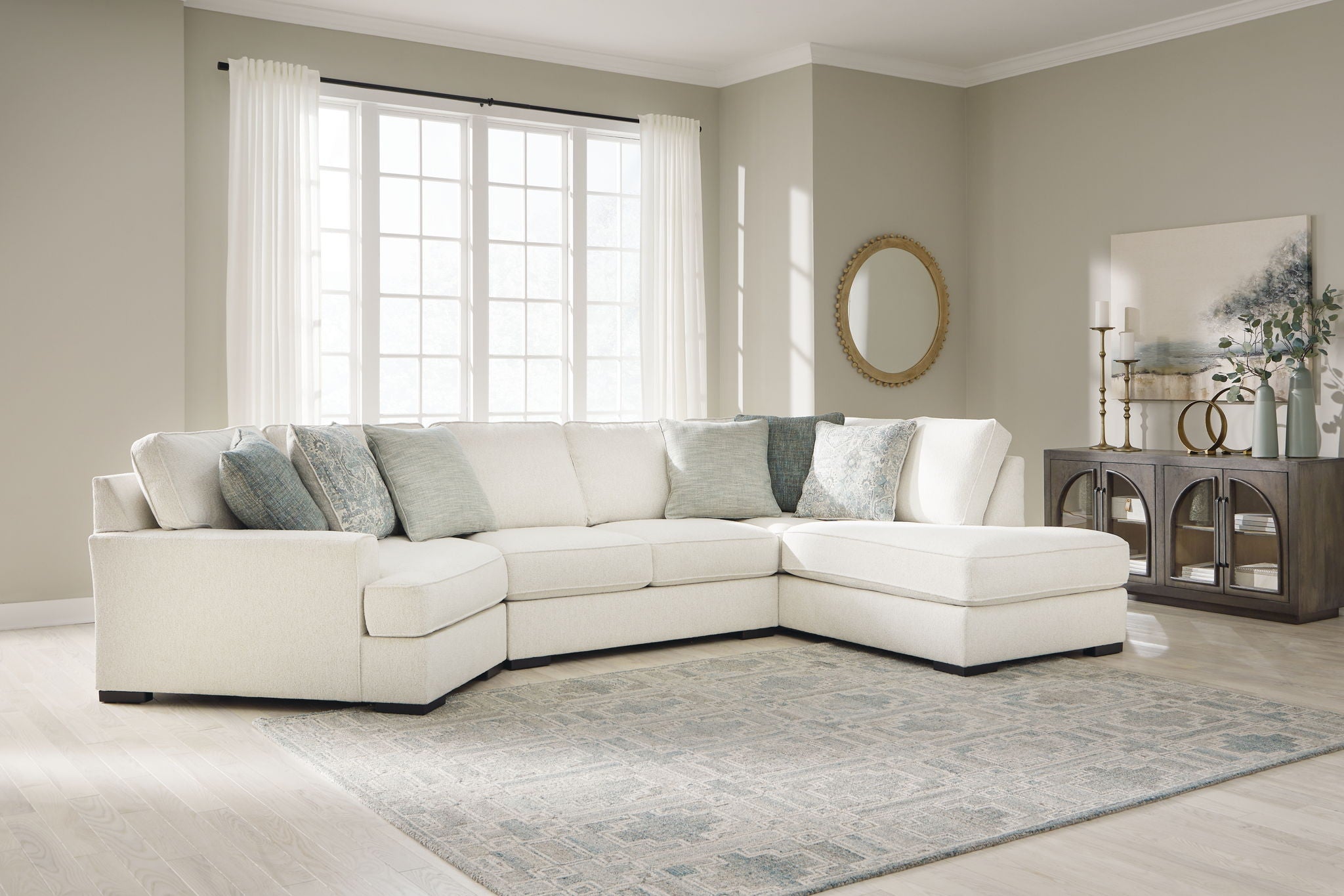 Flynndale - 3-Piece Sectional With Raf Corner Chaise - Marble