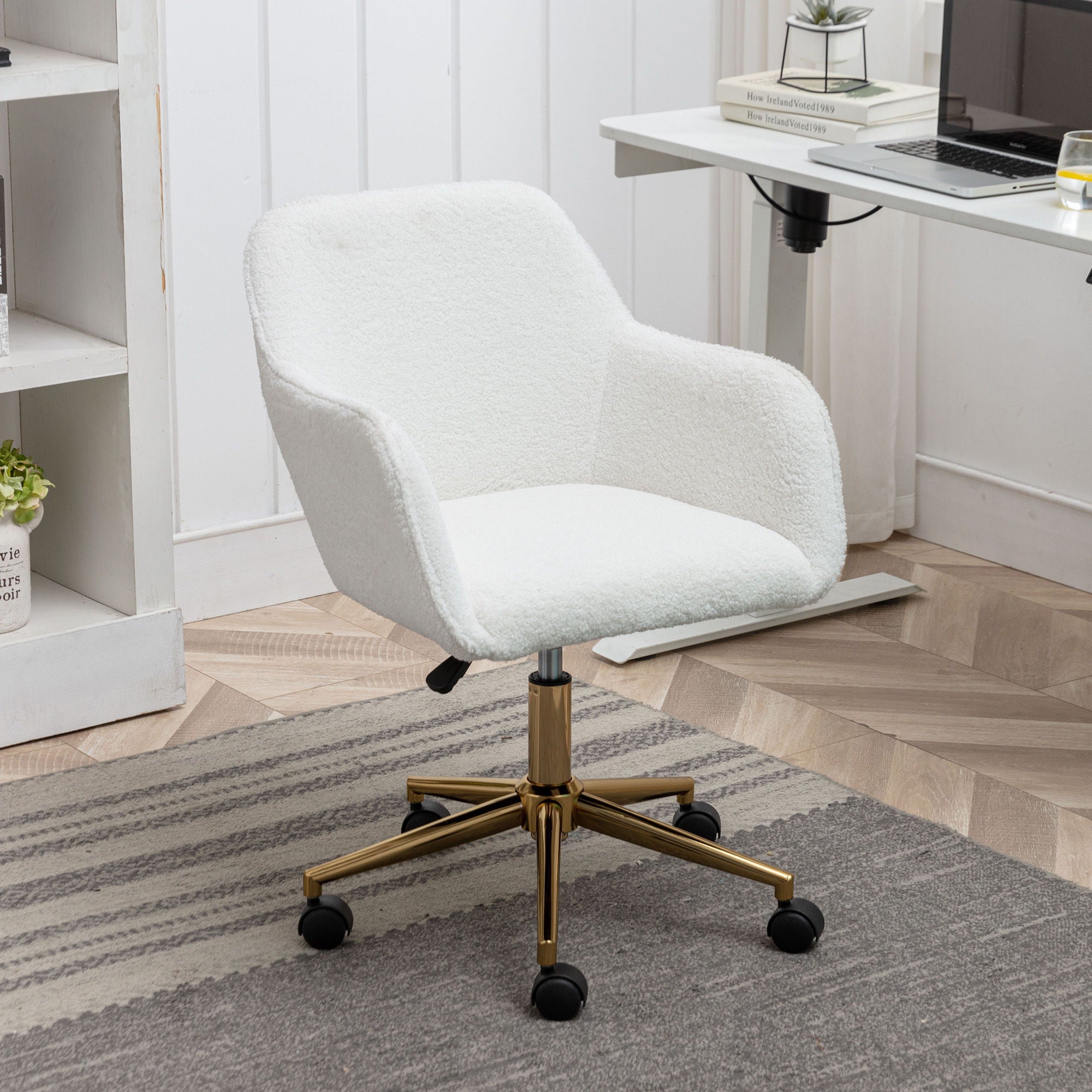 Modern Adjustable Height 360 Revolving Home Office Chair With Metal Legs And Universal Wheel For Indoor