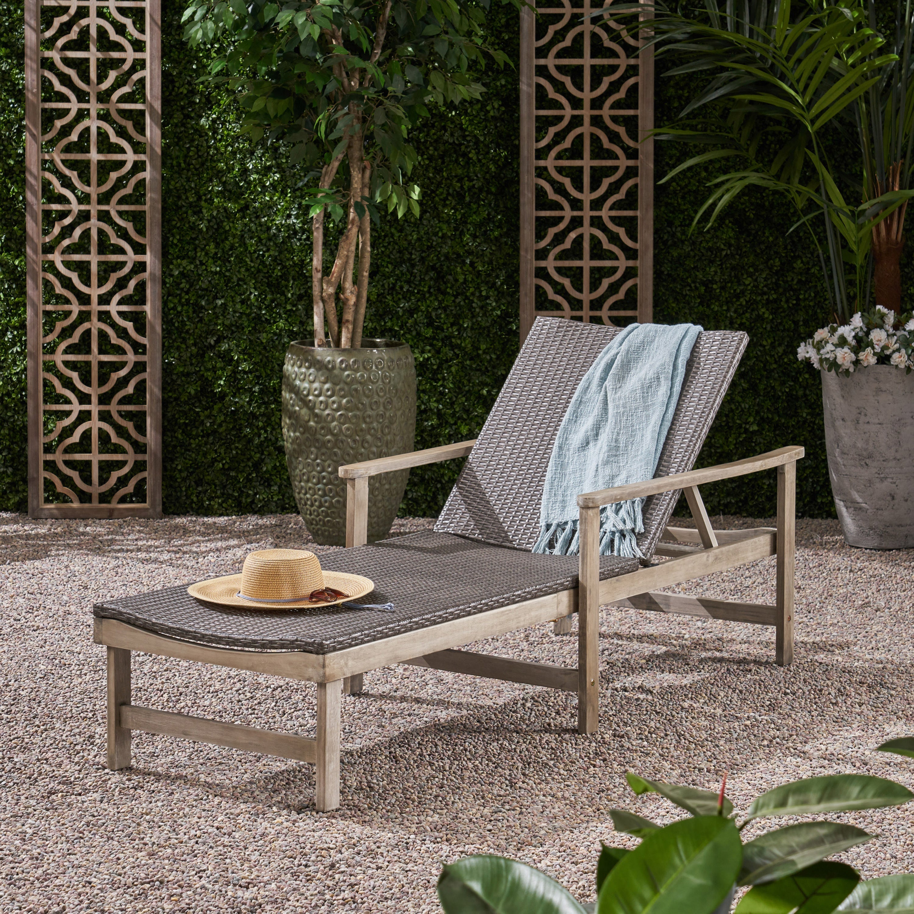 The Solgräns™ Adjustable Acacia Chaise Lounge