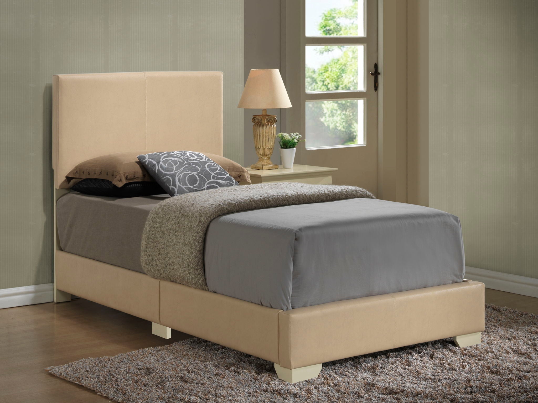 Elegant Platform Bed For Relaxed Spaces