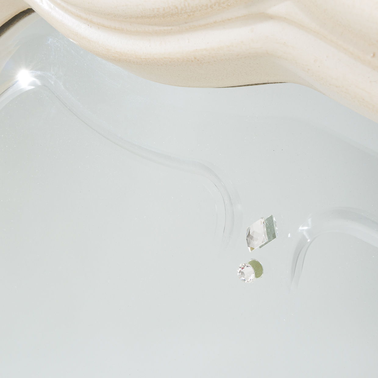 Lavelle - Dresser Mirror - Classic Pearl - Best Buy Furniture