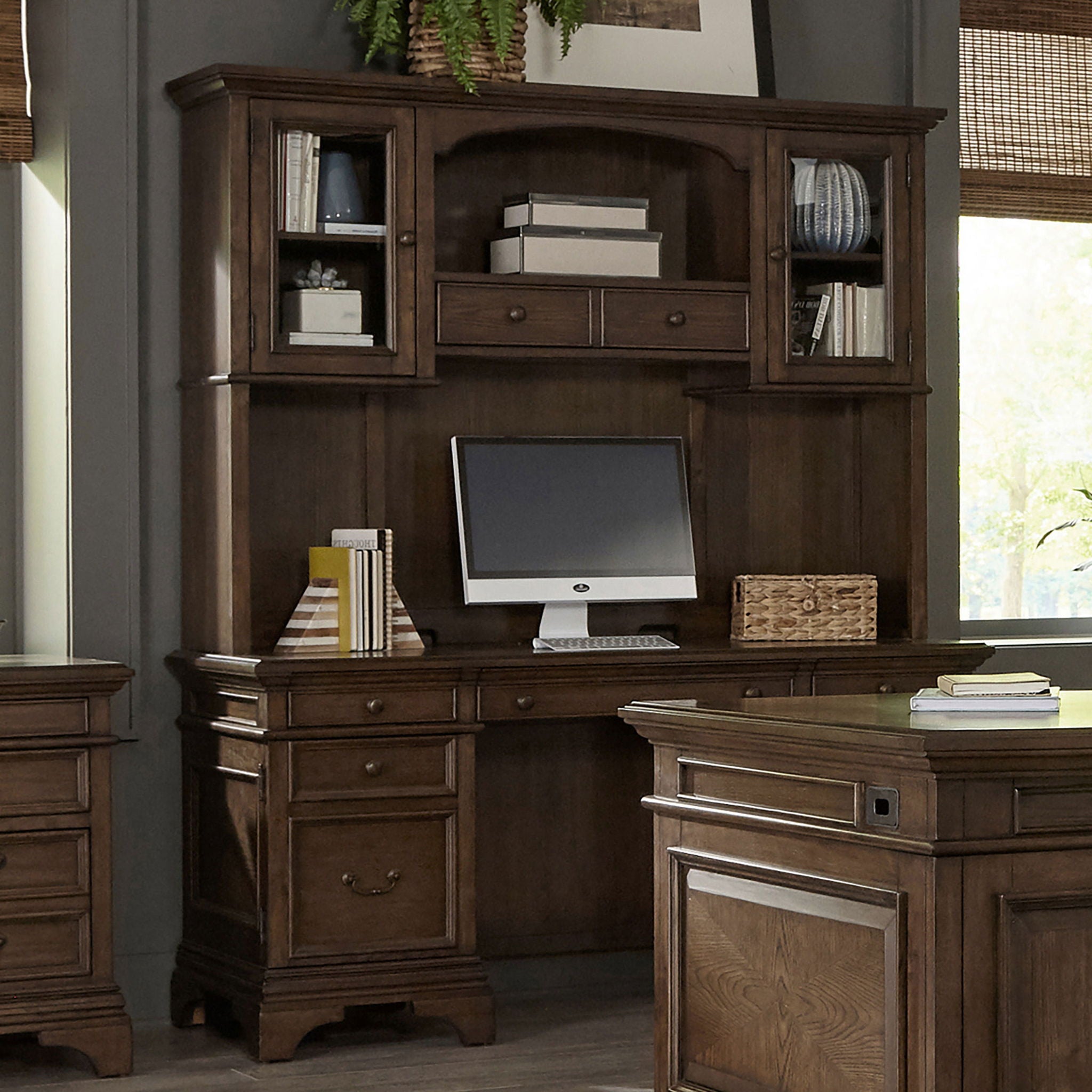 Stigham - 5 Drawer Credenza With Hutch - Oak