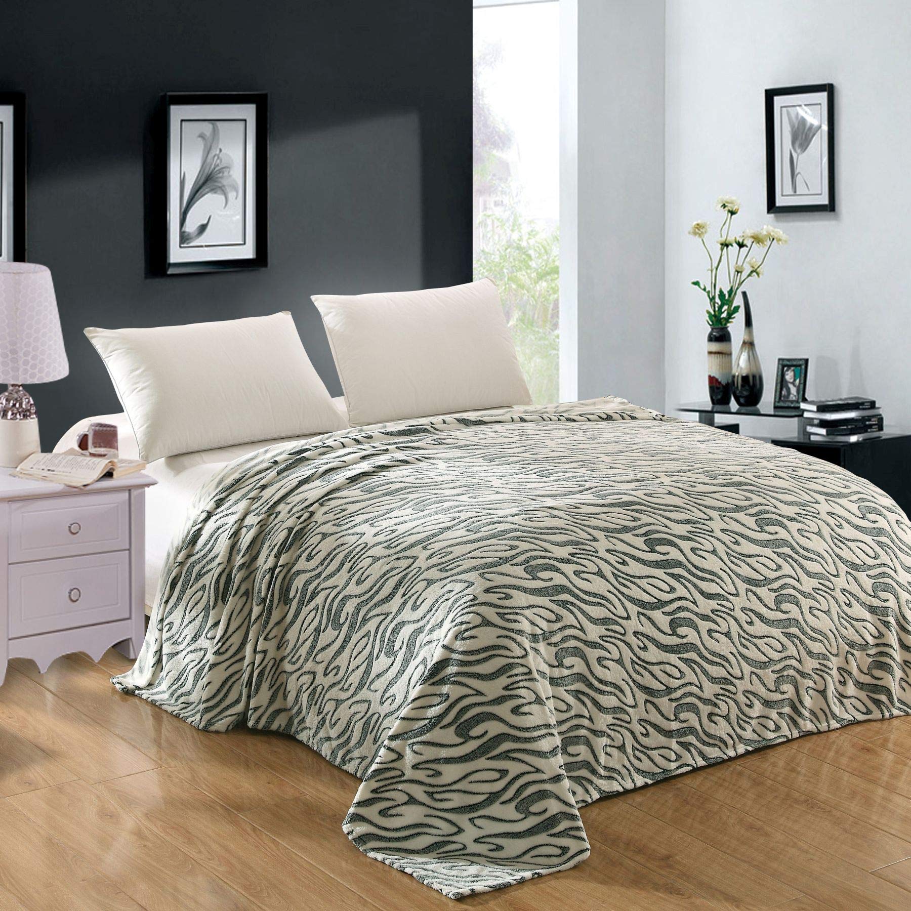 Decor&More Home Essentials Cameo Microplush Blanket - Best Buy Furniture