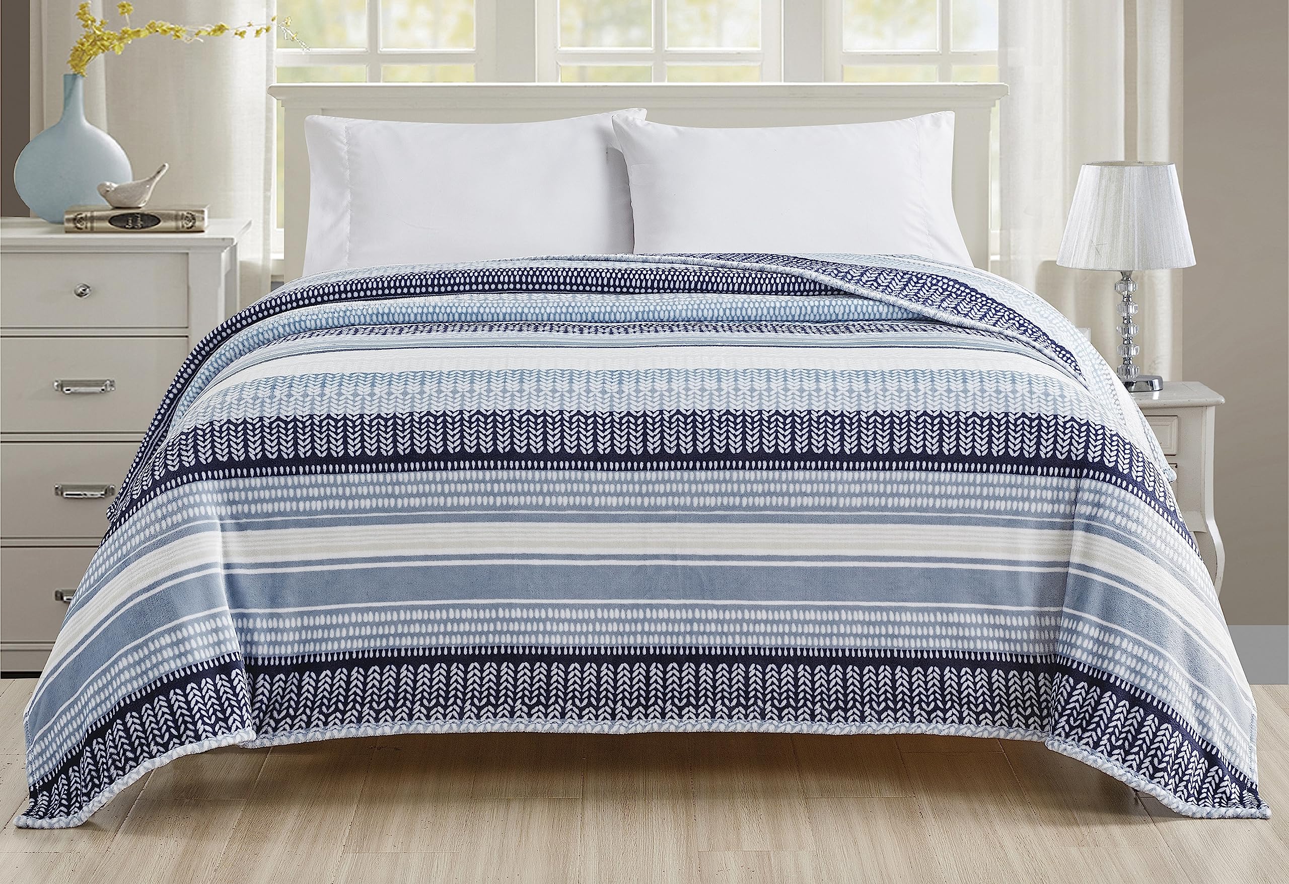 Faith, Hope, Love Home Decor Amor Eterno Be Mine Love Collection Valentine'S Day Heart Ultra Plush Throw Blanket - Best Buy Furniture