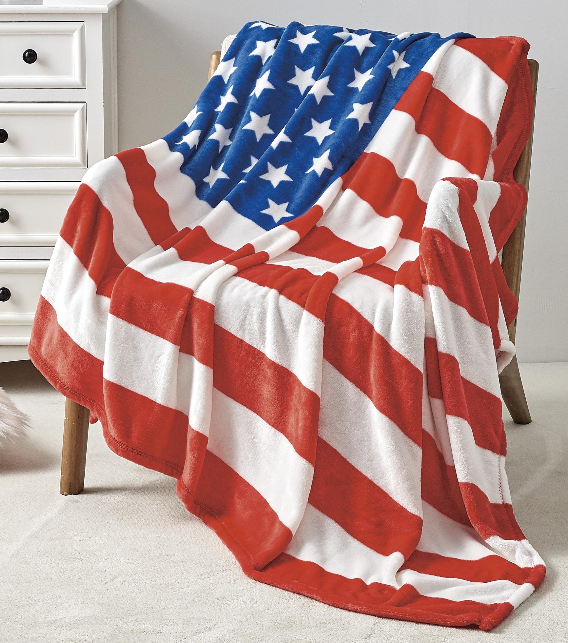 July 4th Stars & Stripes American Flag Ultra Lush Oversized Throw Blanket (50" x 70") - Best Buy Furniture
