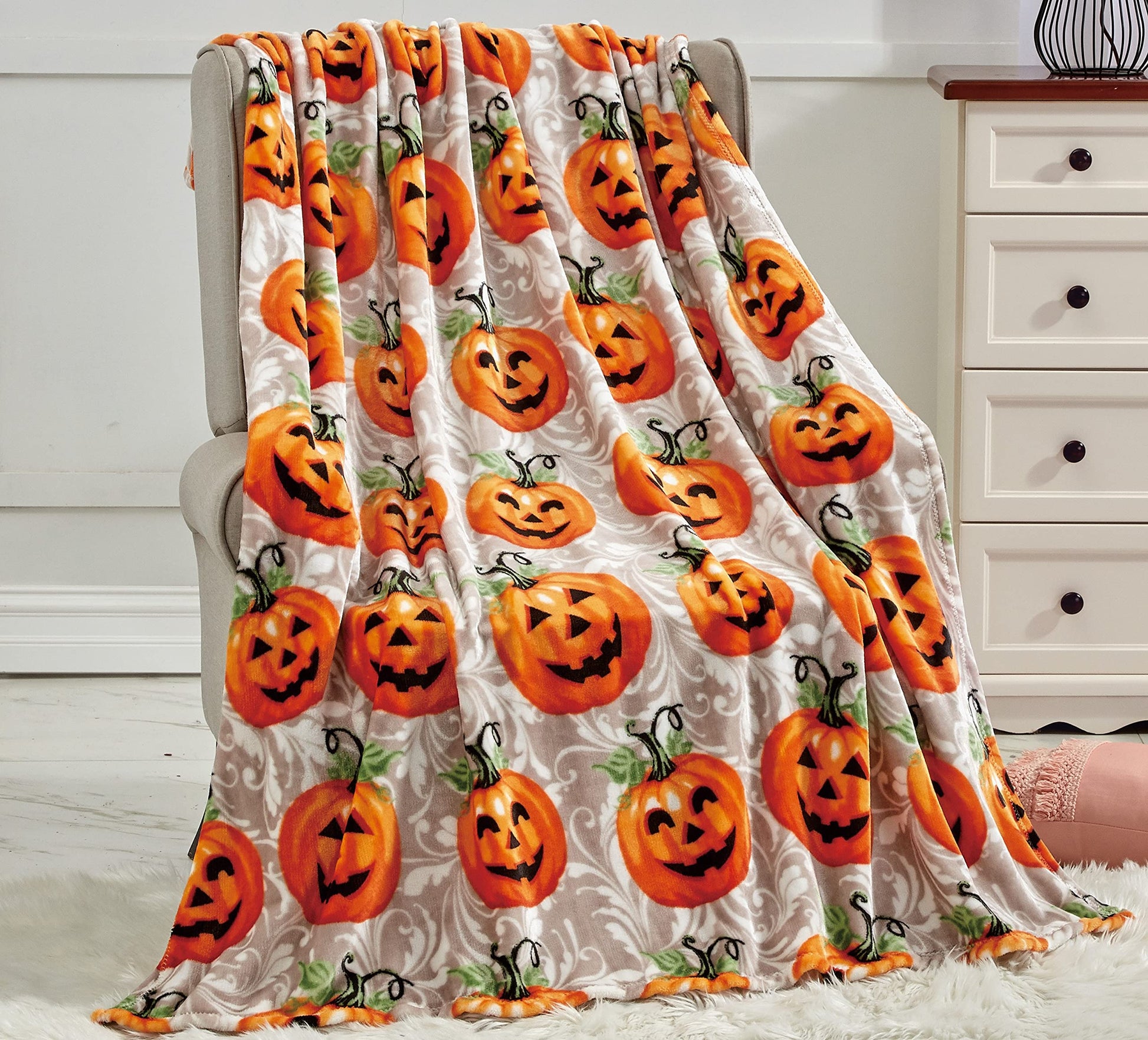 Happy Halloween Microplush Throw Blanket (50 X 60 Inch) - Pumpkins - Best Buy Furniture