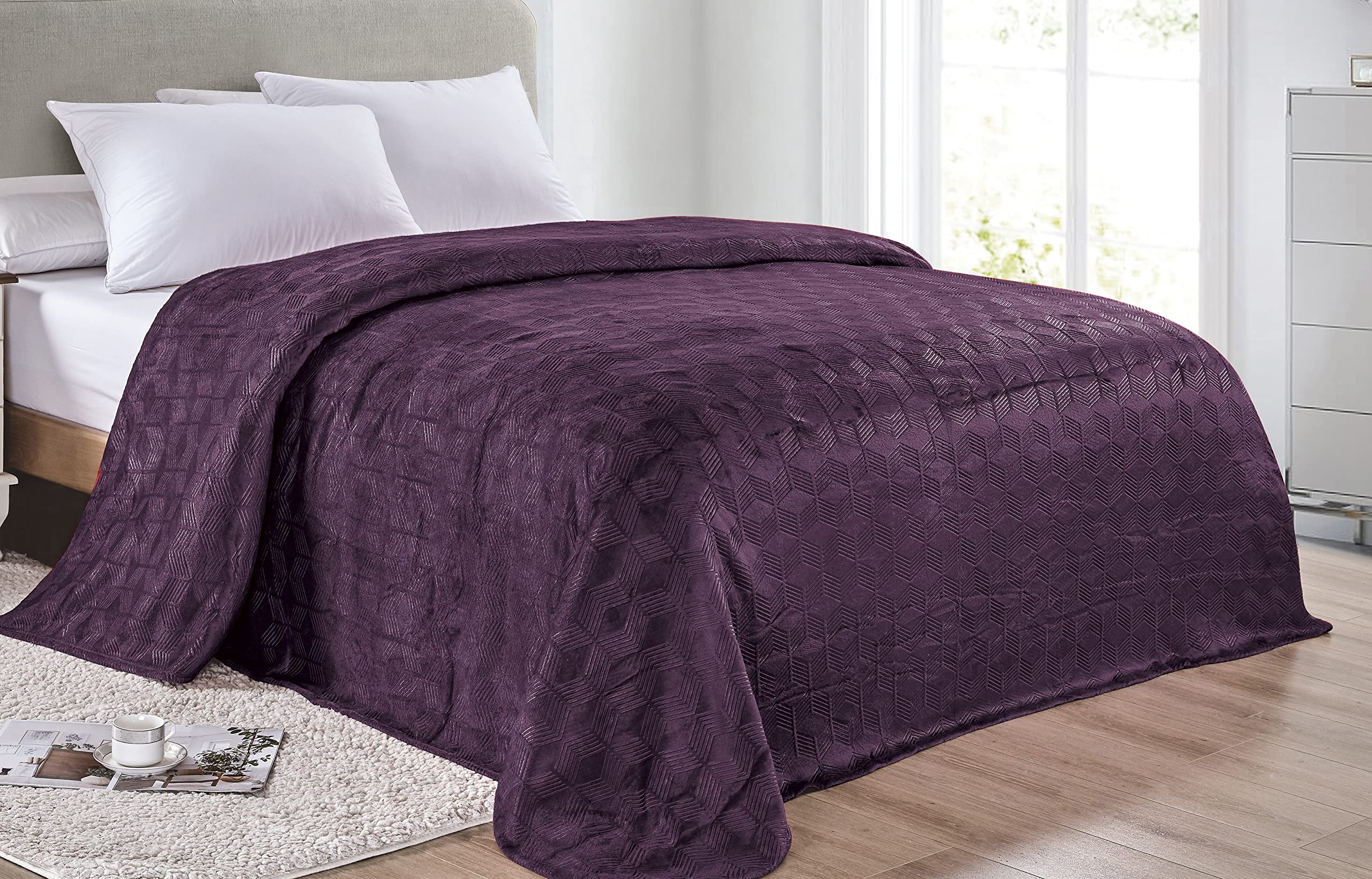 Ultra Plush by Decor&More Amrani Chevron Arrow Jacquard Microplush Blanket - Best Buy Furniture