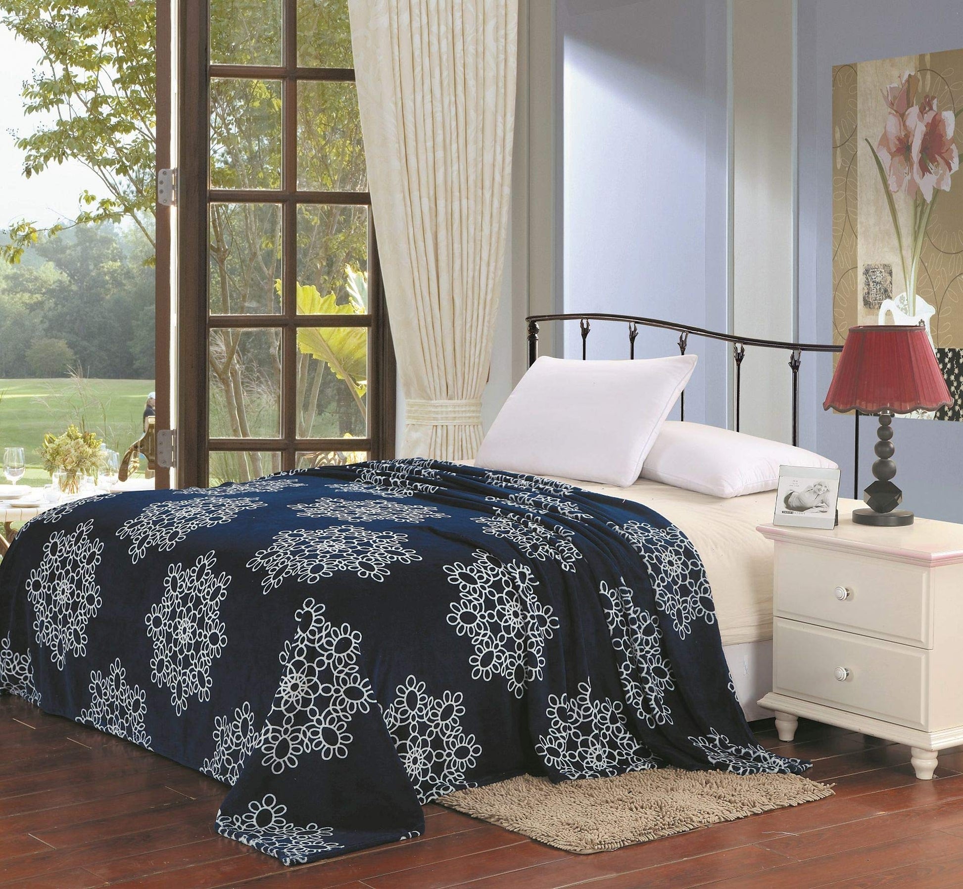 Faith, Hope, Love Home Decor Home Essentials Daisy Microplush Blanket - Best Buy Furniture