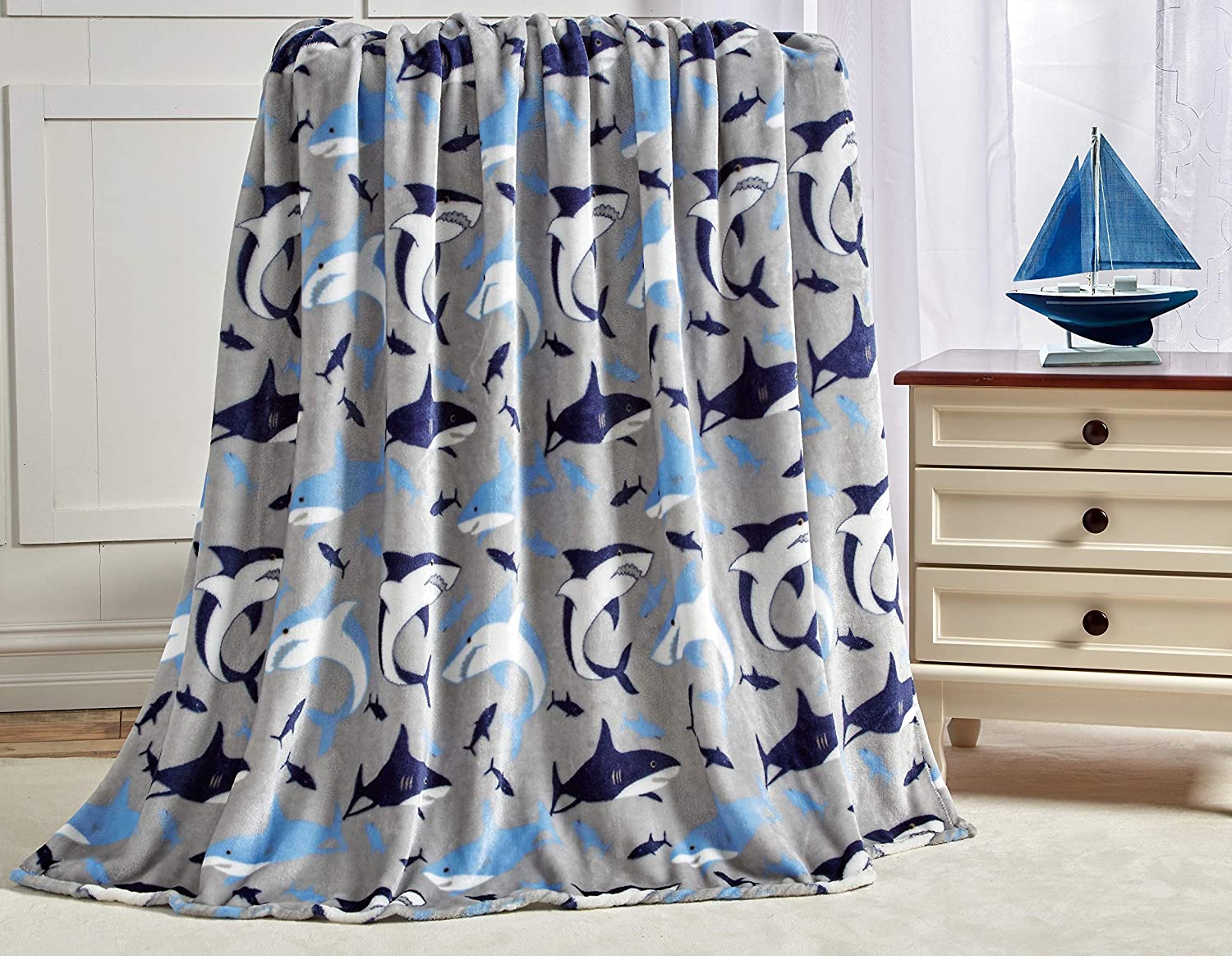 American pride collection microplush throw blanket (50" x 60")