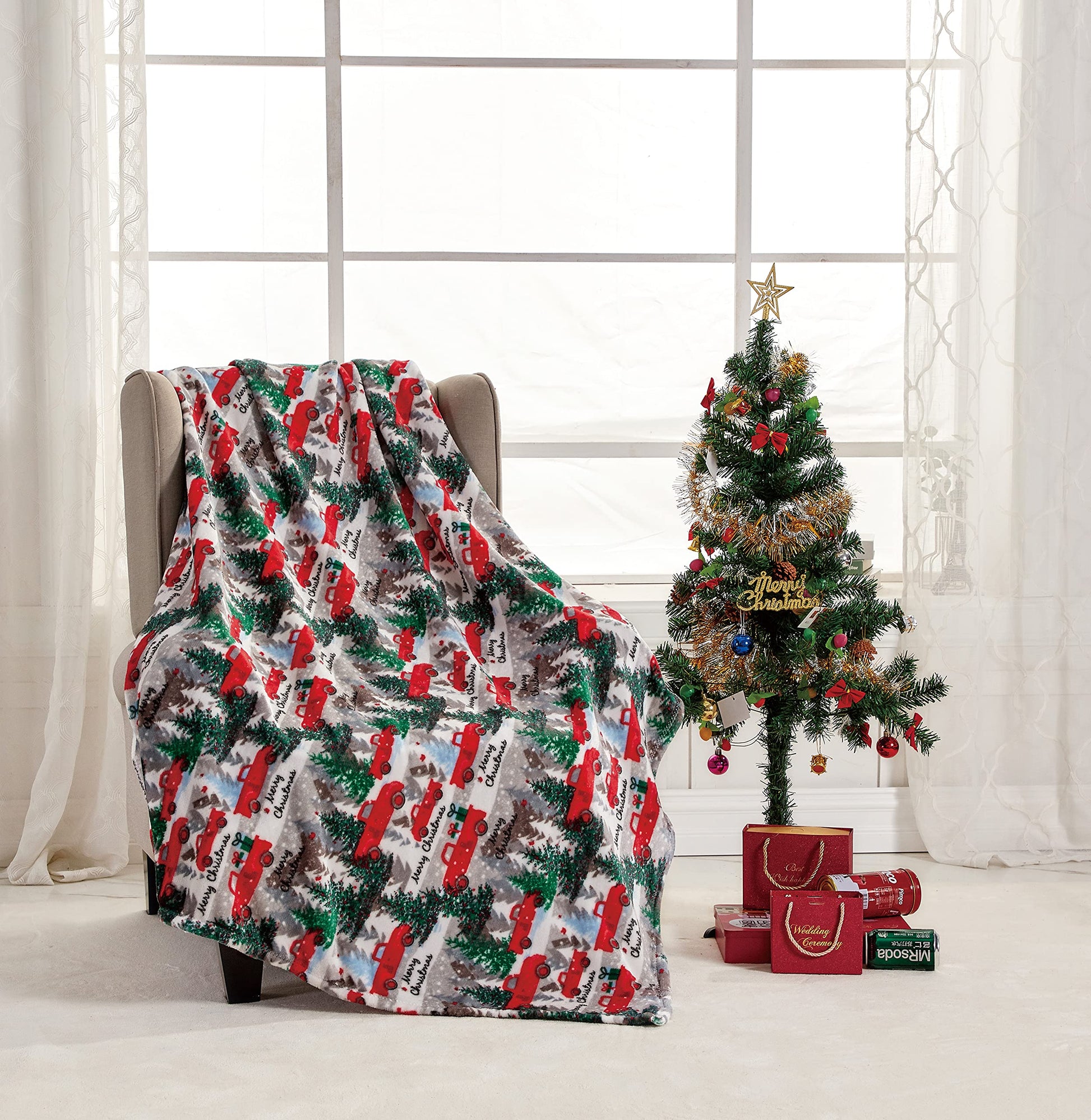 Decor&More Festive Holiday Microplush Throw Blanket (50" x 60") - Forest Friends - Best Buy Furniture