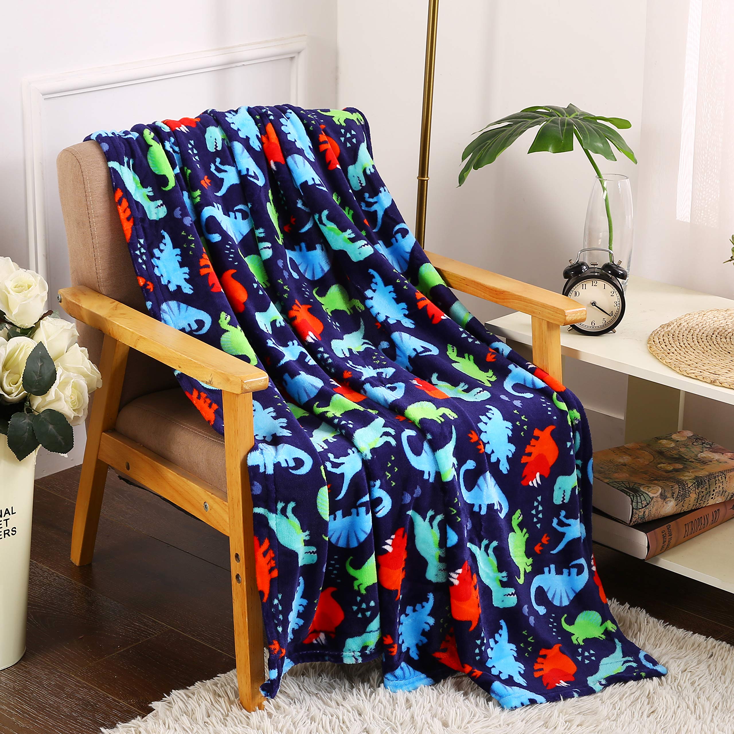 Decor&More Home Essentials Tropical Plush Throw - Best Buy Furniture
