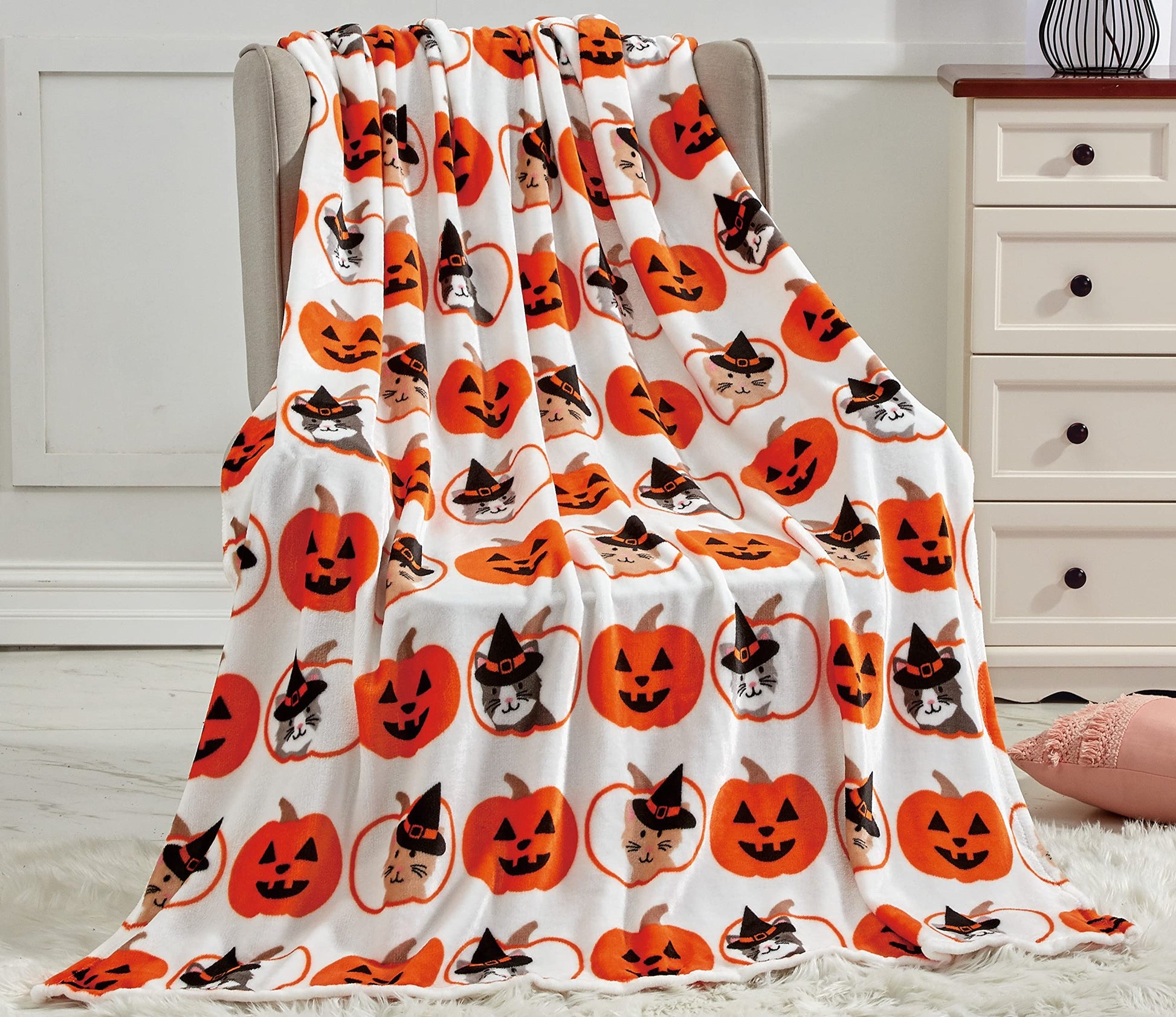 Happy Halloween Microplush Throw Blanket (50 X 60 Inch) - Pumpkins - Best Buy Furniture