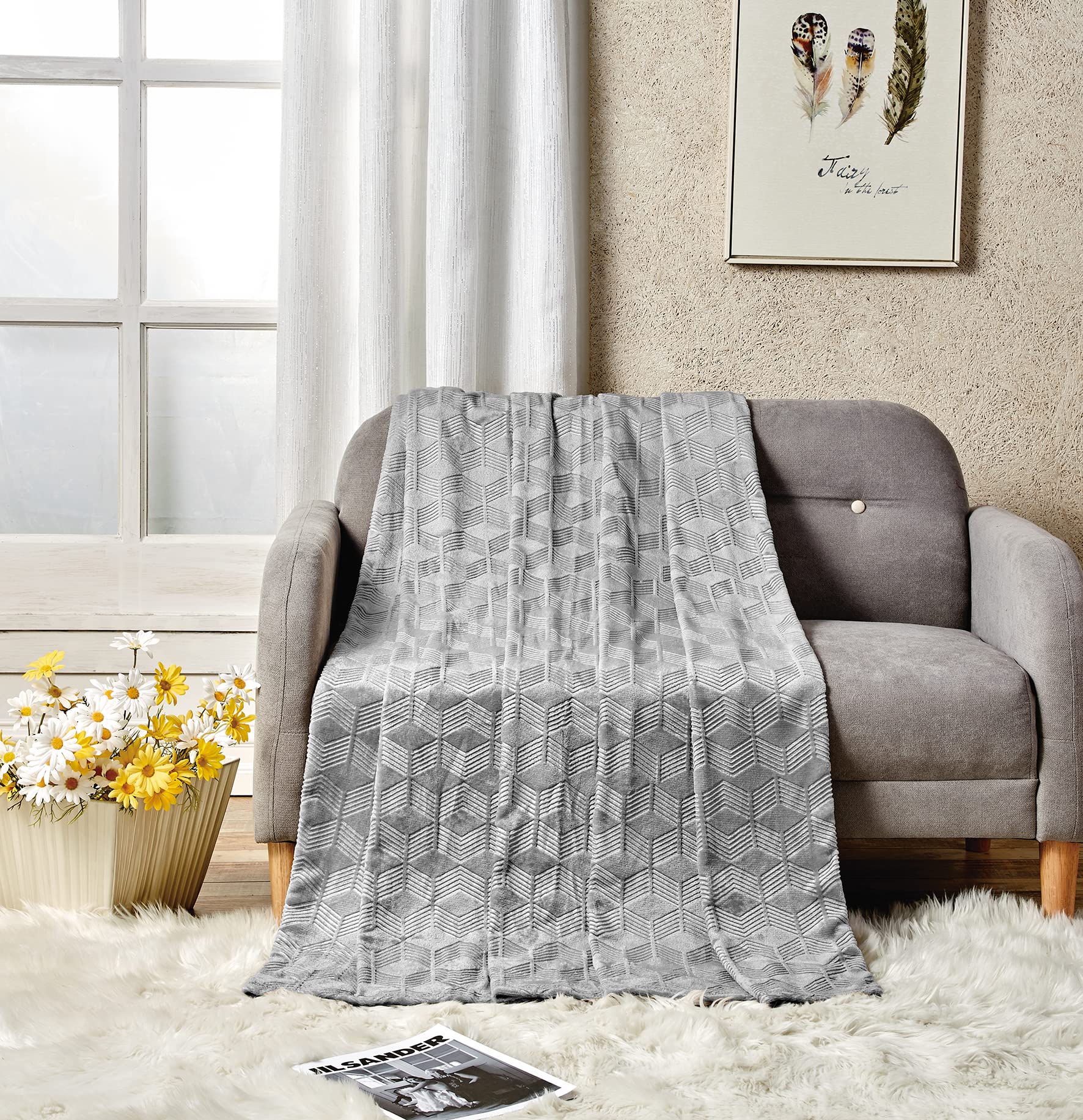 Ultra Plush by Decor&More Amrani Chevron Arrow Jacquard Microplush Blanket - Best Buy Furniture