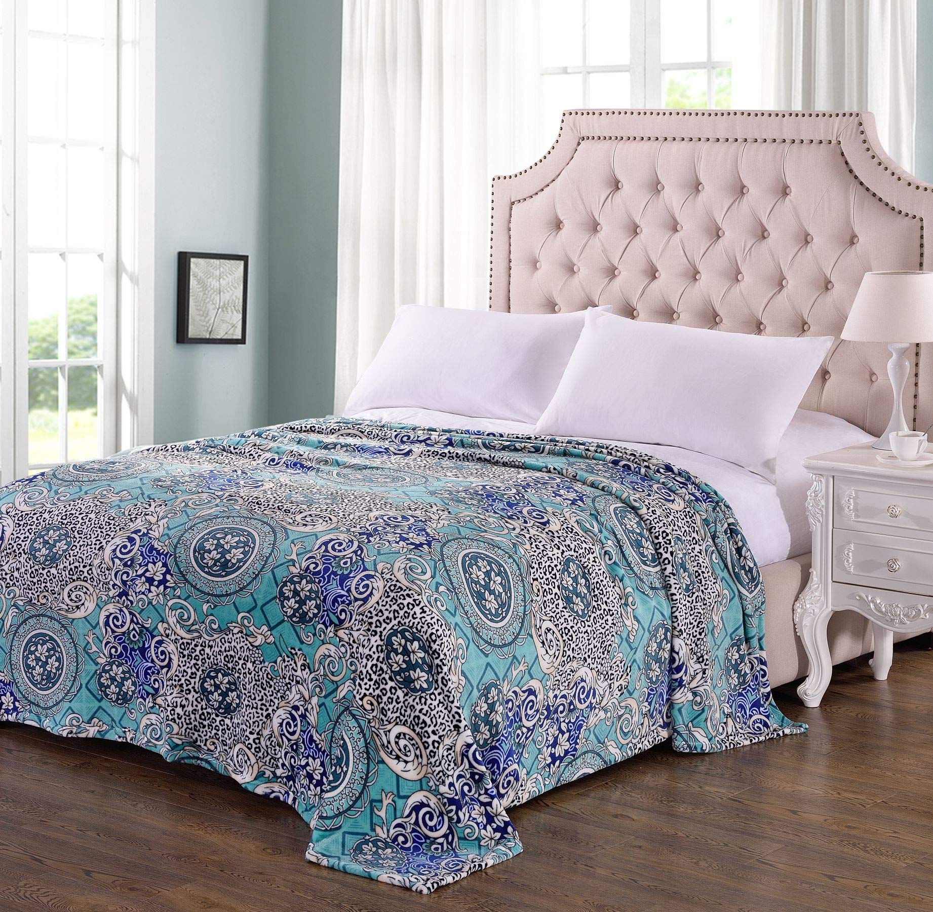 Decor&More Ultra Lush Extra Soft Modern Art Microplush Blanket - Best Buy Furniture