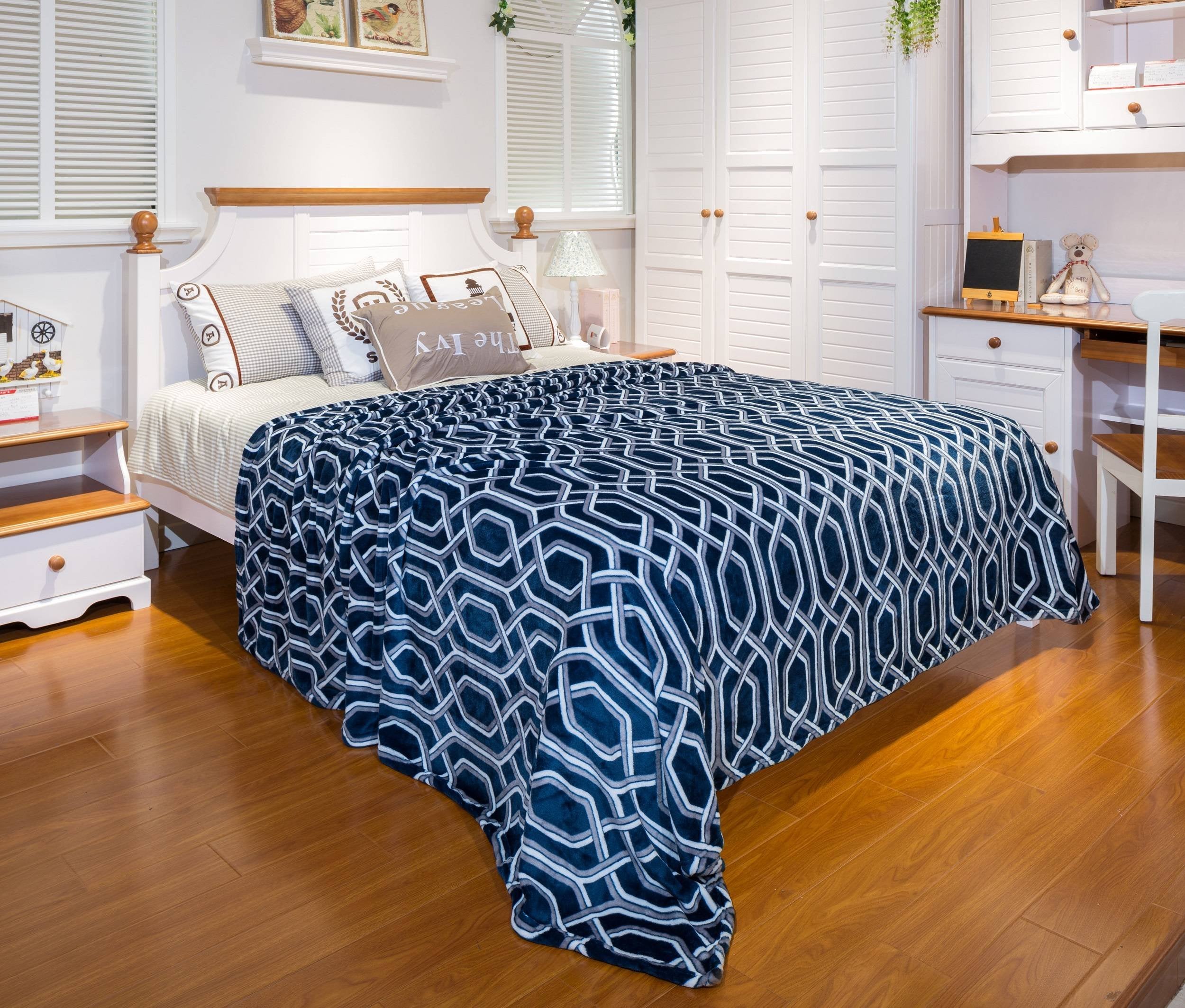 Faith, Hope, Love Home Decor Velvet Touch Full Size Microplush Blanket - Best Buy Furniture