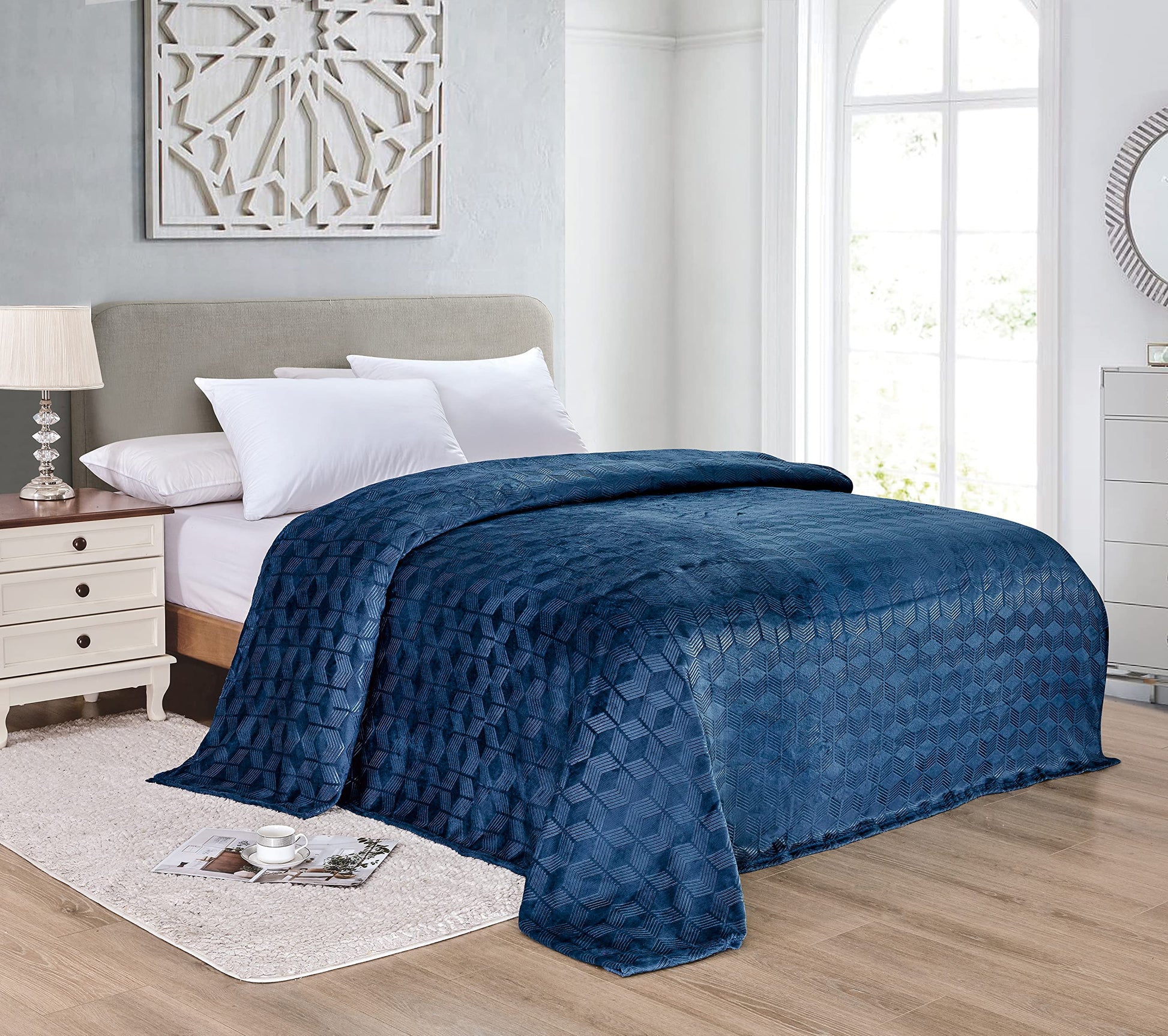 Ultra Plush by Decor&More Amrani Chevron Arrow Jacquard Microplush Blanket - Best Buy Furniture