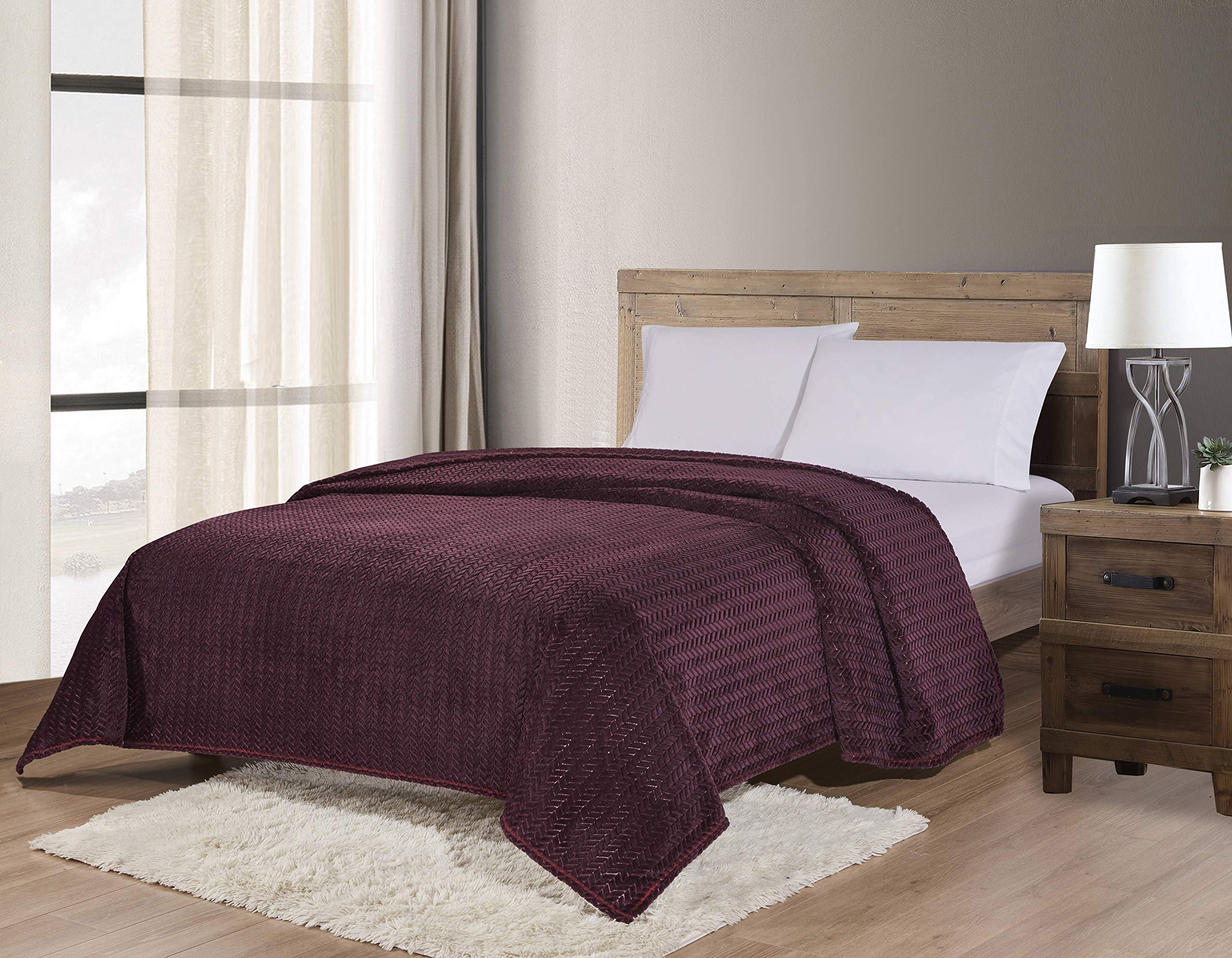 Decor&More HomeEssentials Extra Heavy and Plush Chevron Braided Microplush Jacquard Blanket - Best Buy Furniture