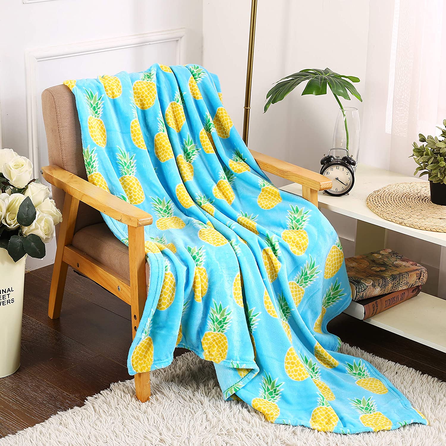 Summertime whimsy plush fleece throw blanket (50" x 60") - pineapple