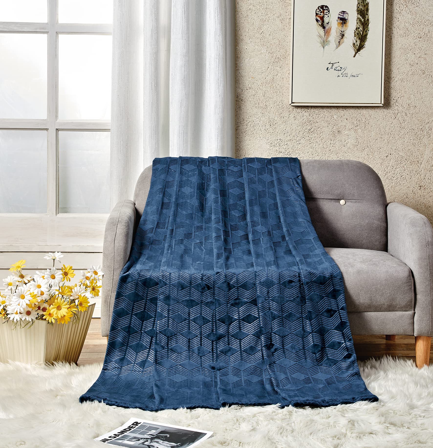 Ultra Plush by Decor&More Amrani Chevron Arrow Jacquard Microplush Blanket - Best Buy Furniture