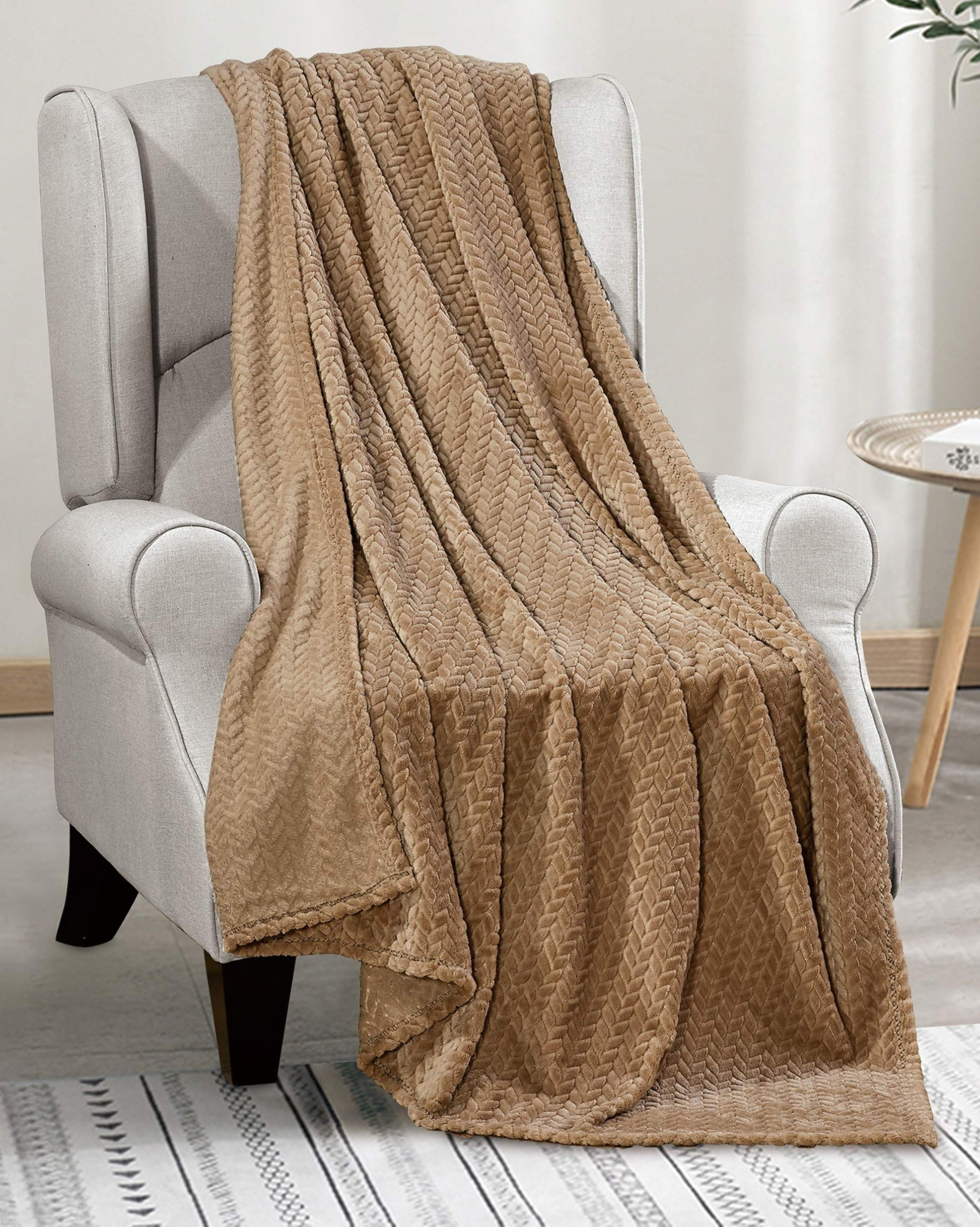 Decor&More Noble House Oversized and Extra Heavy Chevron Braided Throw Blanket (50" x 70") - Best Buy Furniture