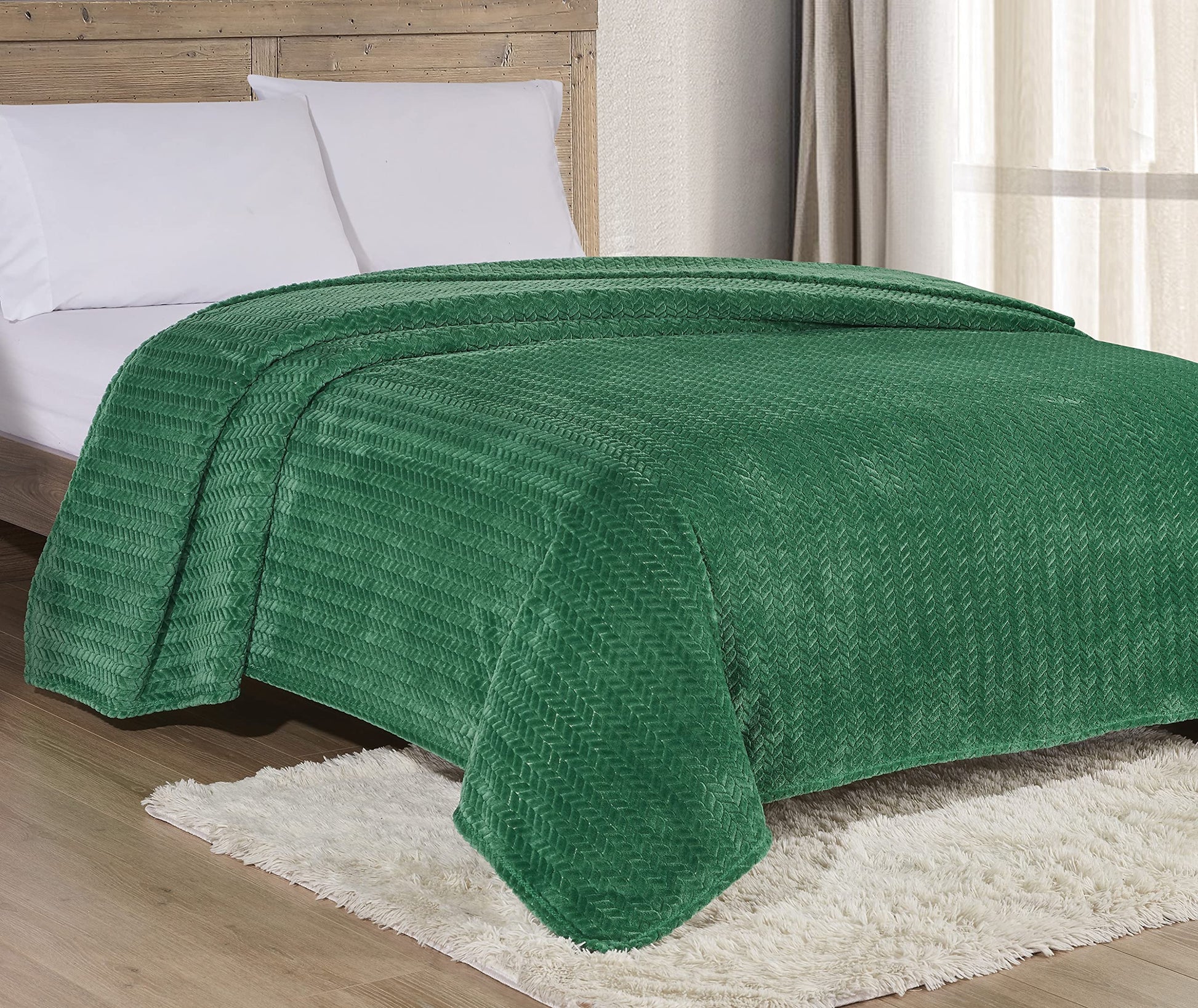 Decor&More HomeEssentials Extra Heavy and Plush Chevron Braided Microplush Jacquard Blanket - Best Buy Furniture