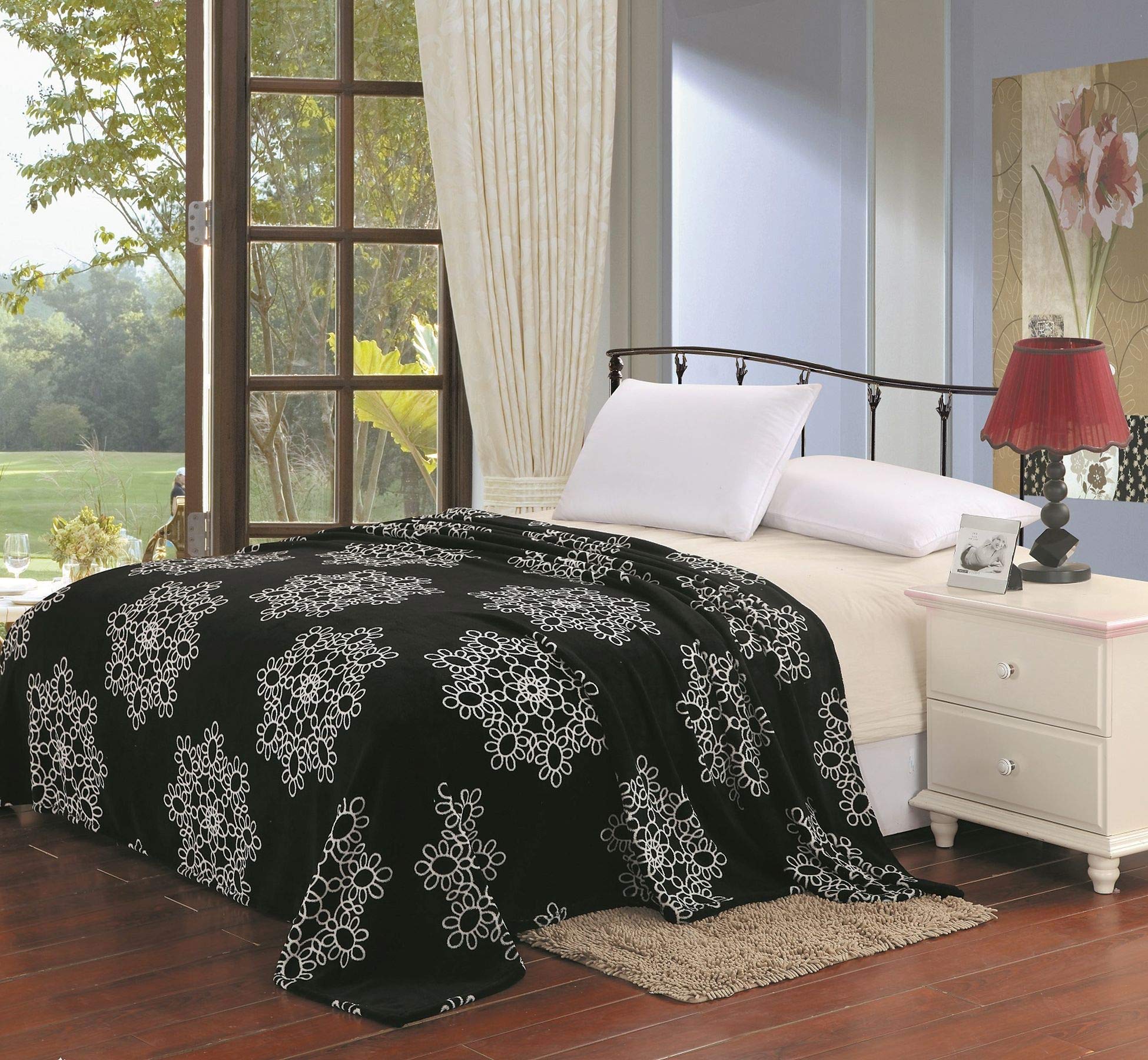 Faith, Hope, Love Home Decor Home Essentials Daisy Microplush Blanket - Best Buy Furniture