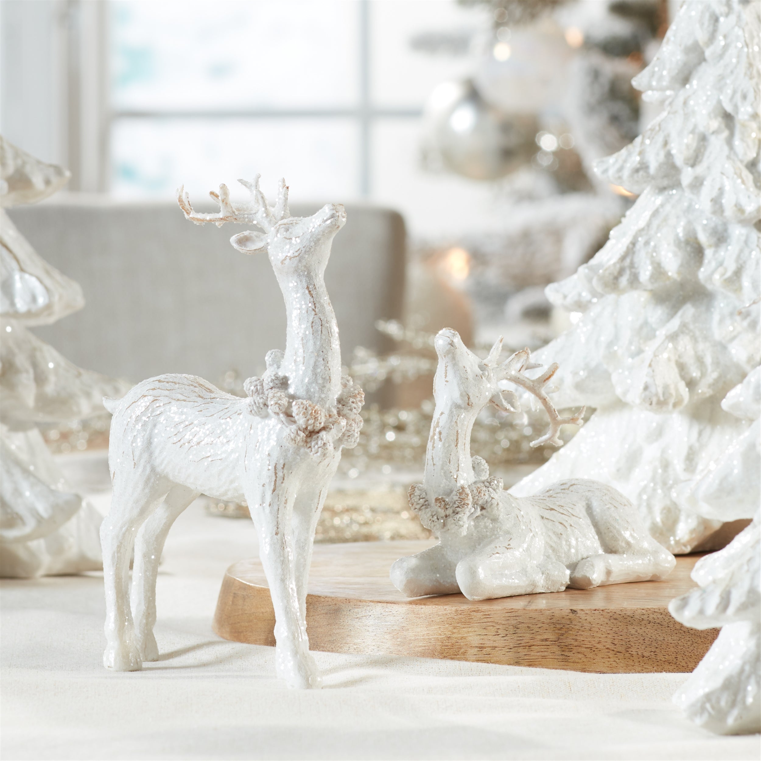 Winter deer figurine (set of 2)