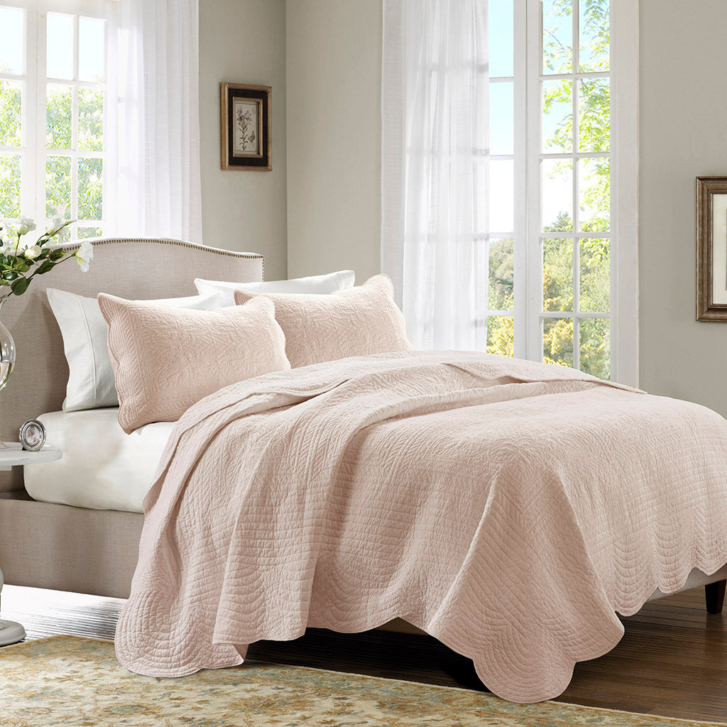 3 Piece Reversible Scalloped Edge Quilt Set Blush Full/Queen