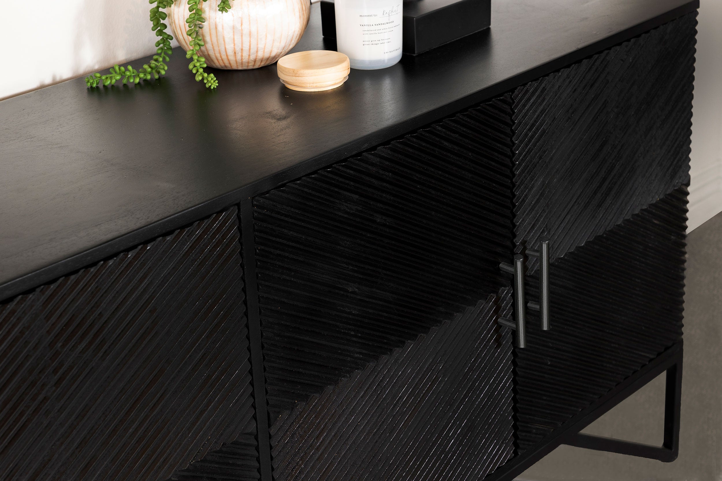 Riddell 4-door Wood Reeding Accent Cabinet Matte Black-
