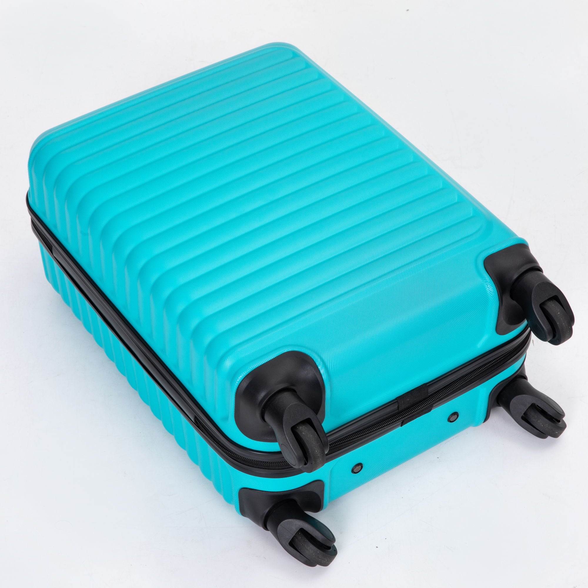 20" Carry On Luggage Lightweight Suitcase, Spinner Wheels