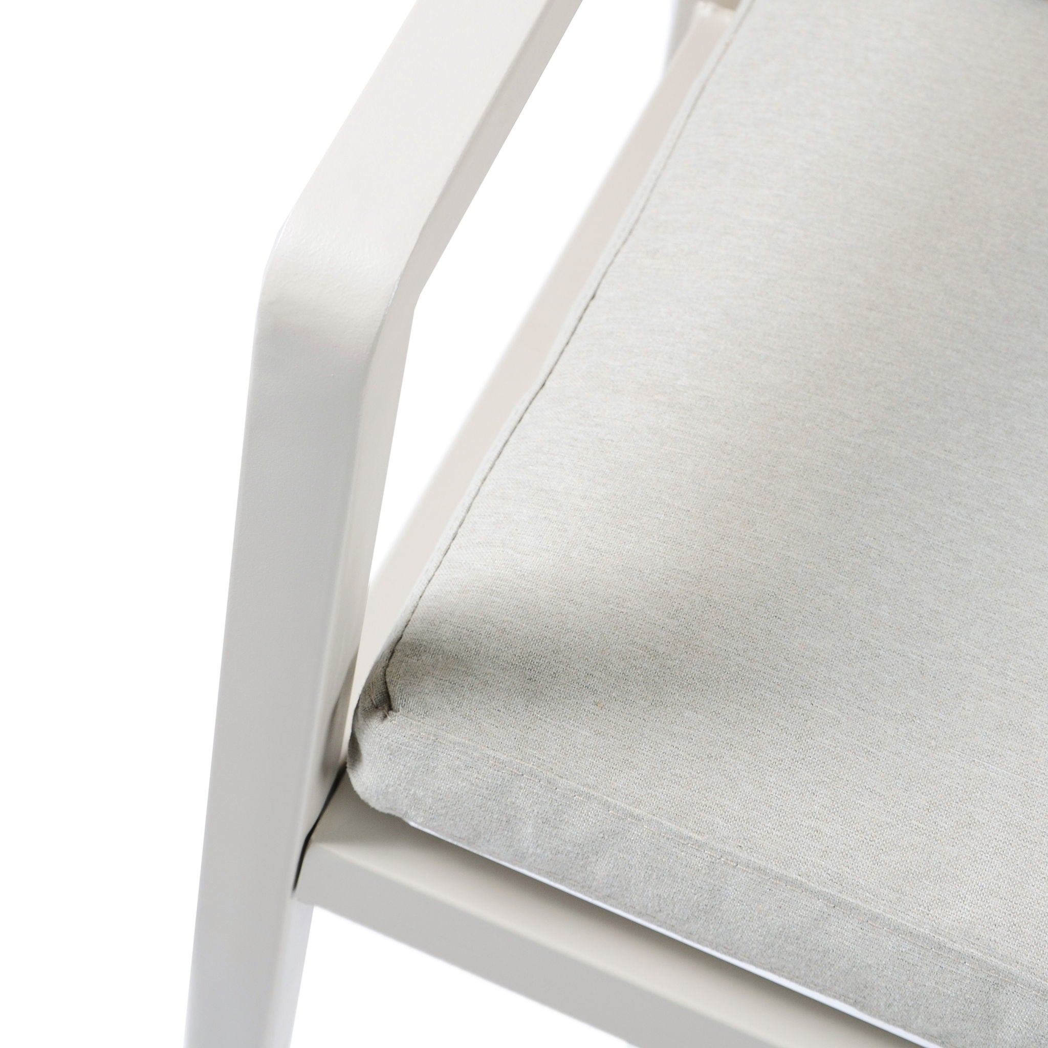 Modern Outdoor Dining Set With Expandable Acacia Wood Table