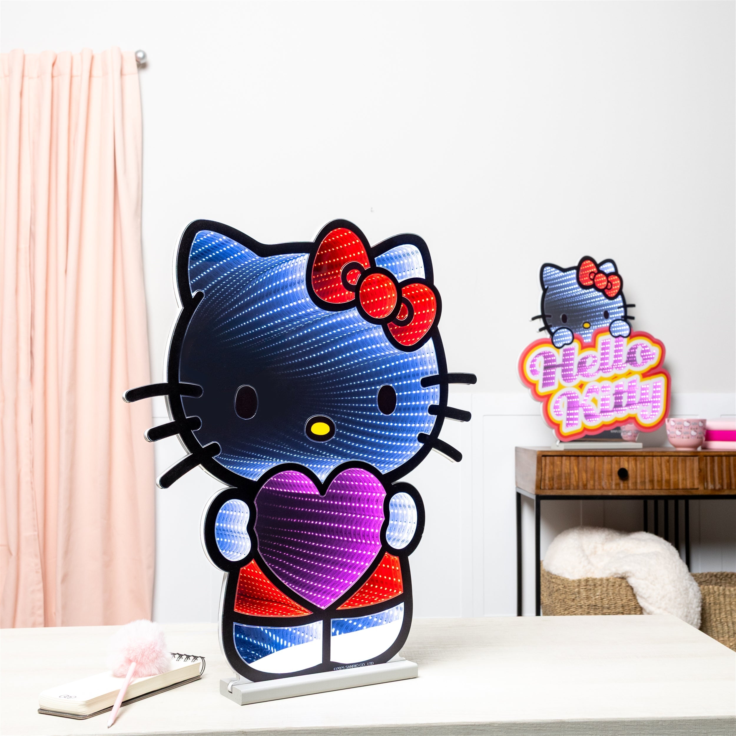 Hello Kitty®?  Heart Ekkolight 24"H